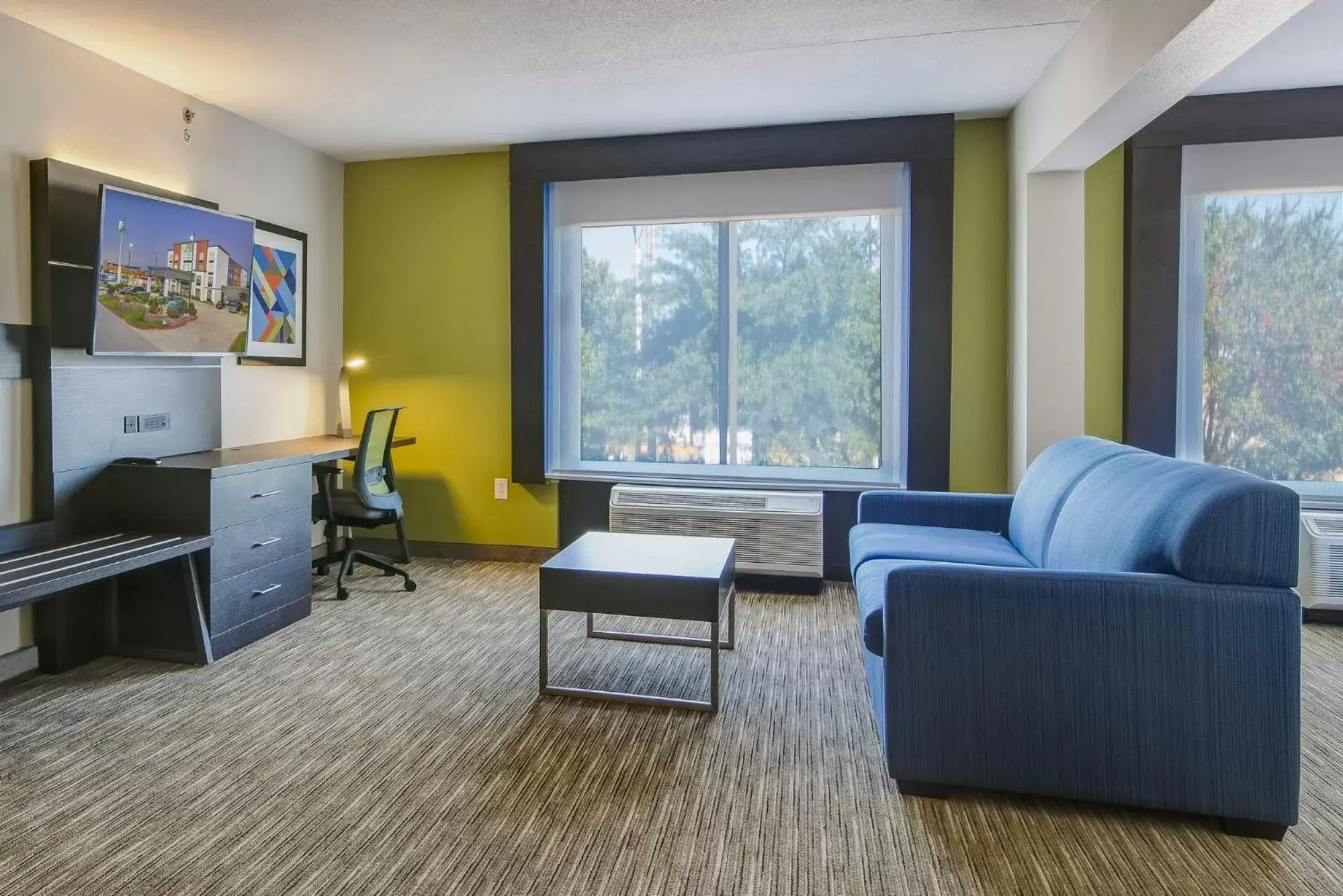 Seating Area in Holiday Inn Express & Suites Longview North, an IHG Hotel