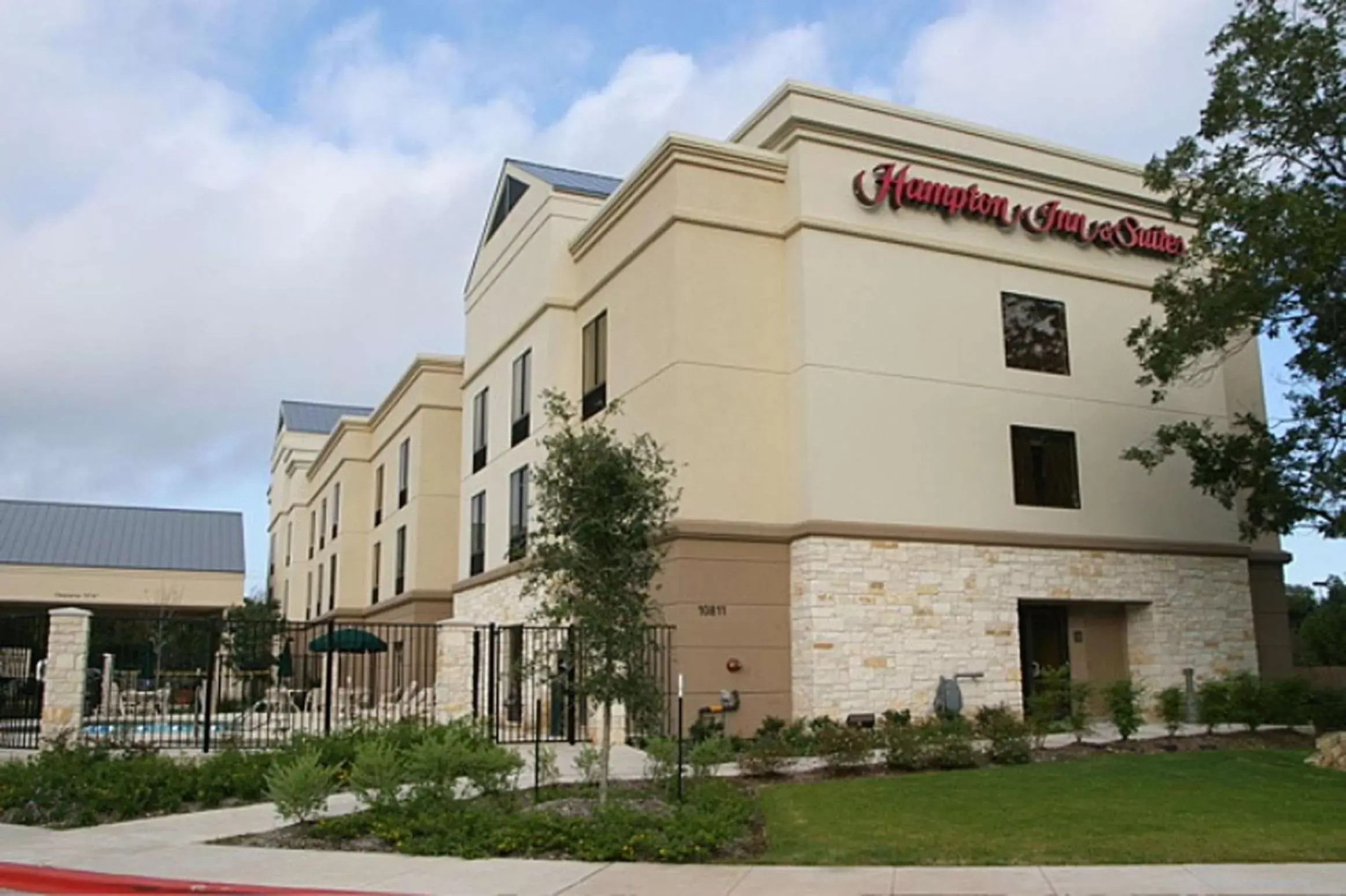 Property Building in Hampton Inn & Suites Austin Cedar Park-Lakeline