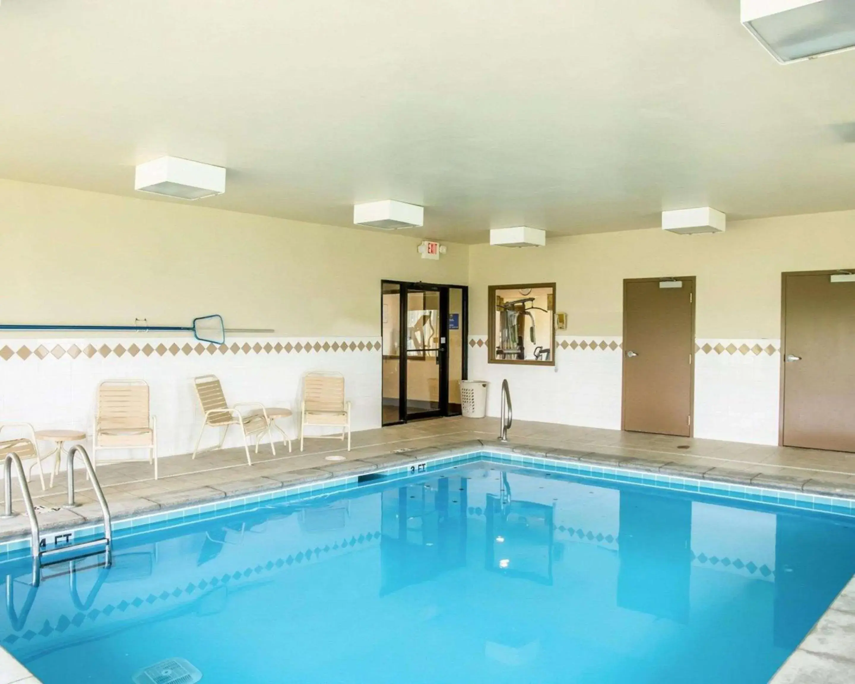 On site, Swimming Pool in Quality Inn Springboro West