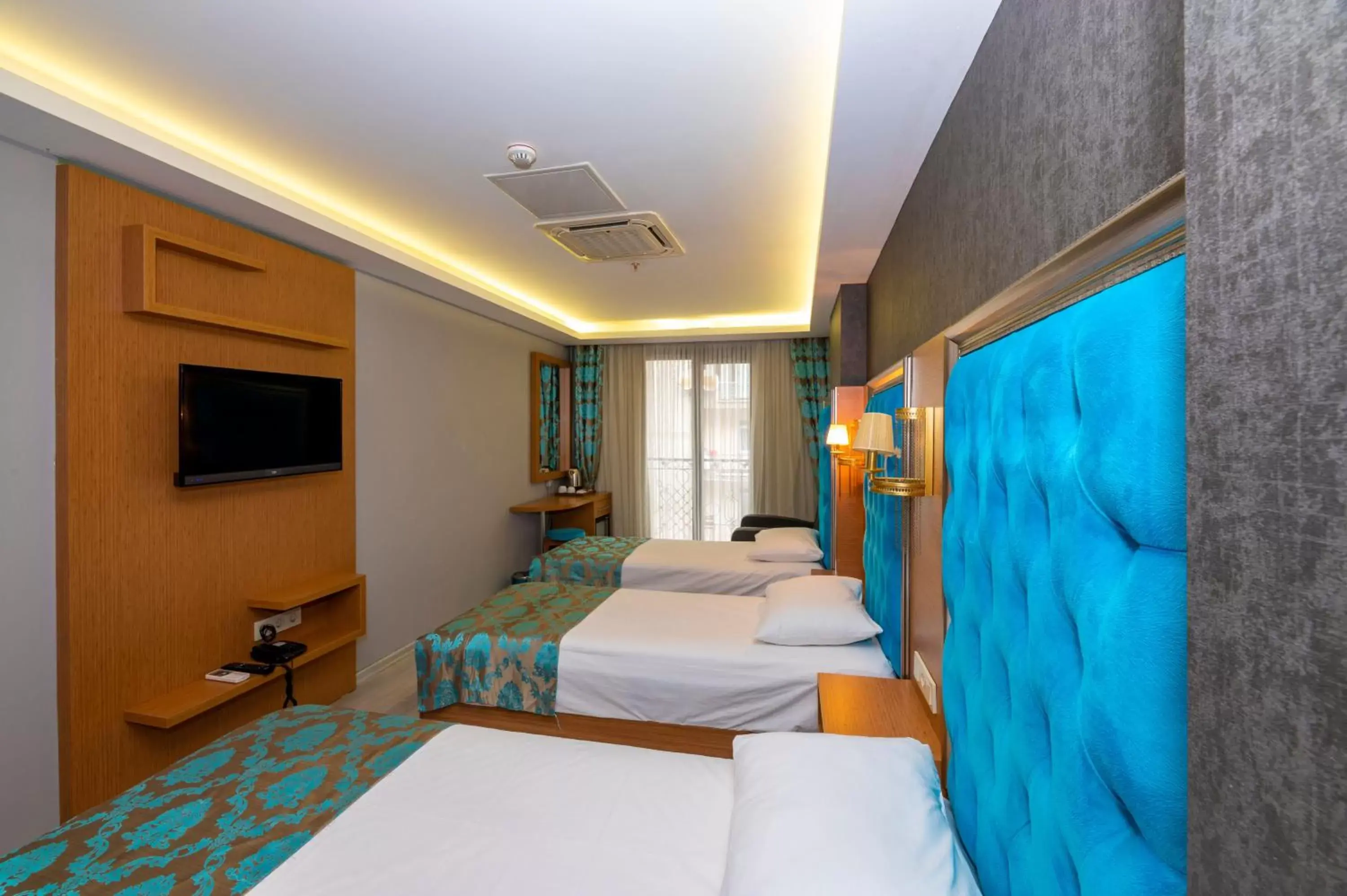 City view, Bed in Grand Palace Hotel City view, Bed in Grand Palace Hotel