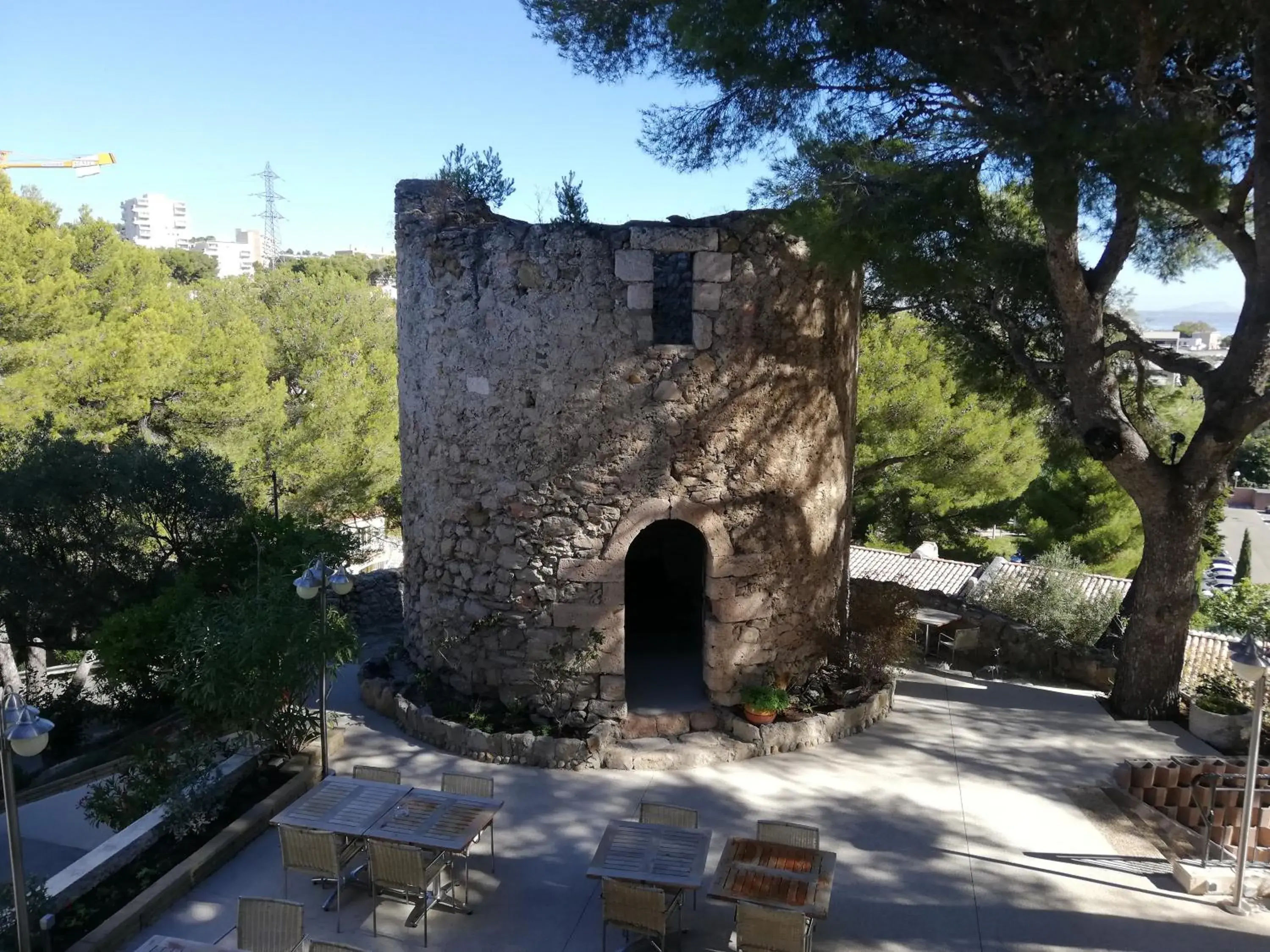 Patio in Hôtel Saint Roch