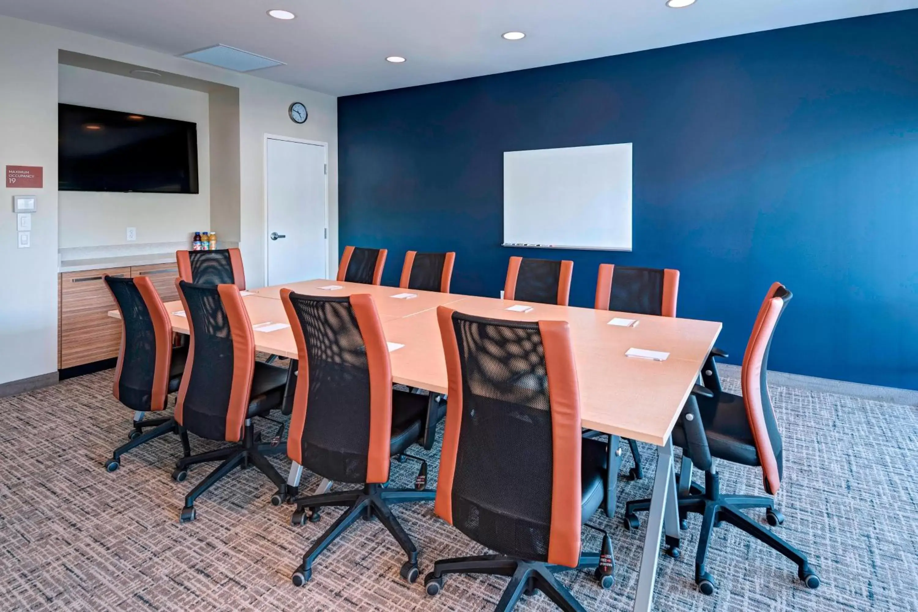 Meeting/conference room in TownePlace Suites by Marriott Tacoma Lakewood