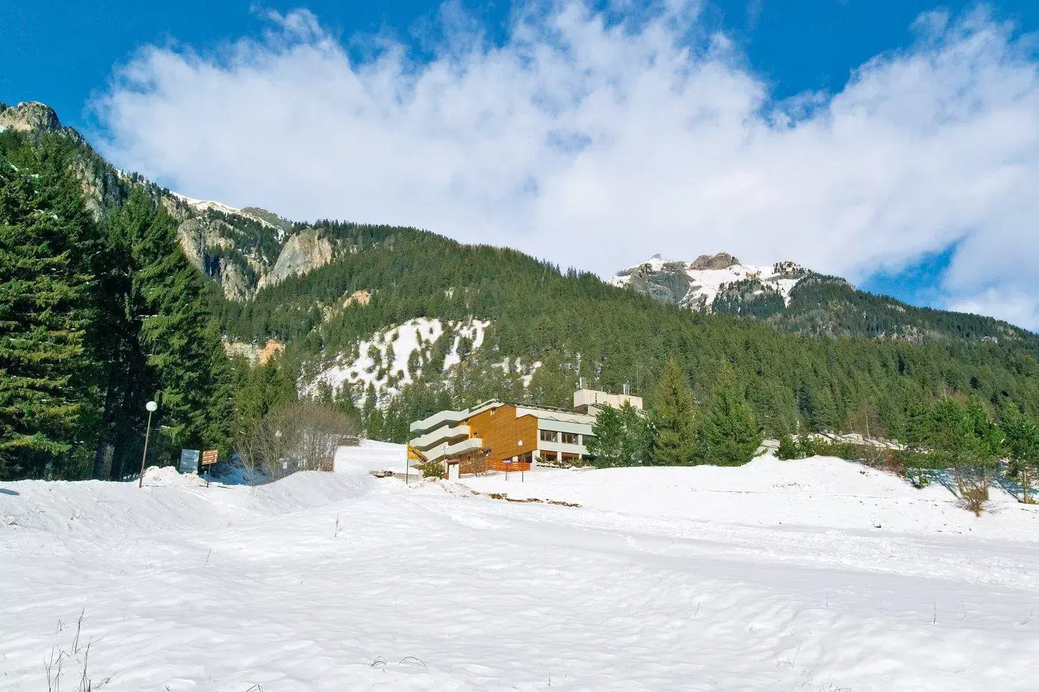 Property building, Winter in Hotel Club Regina E Fassa