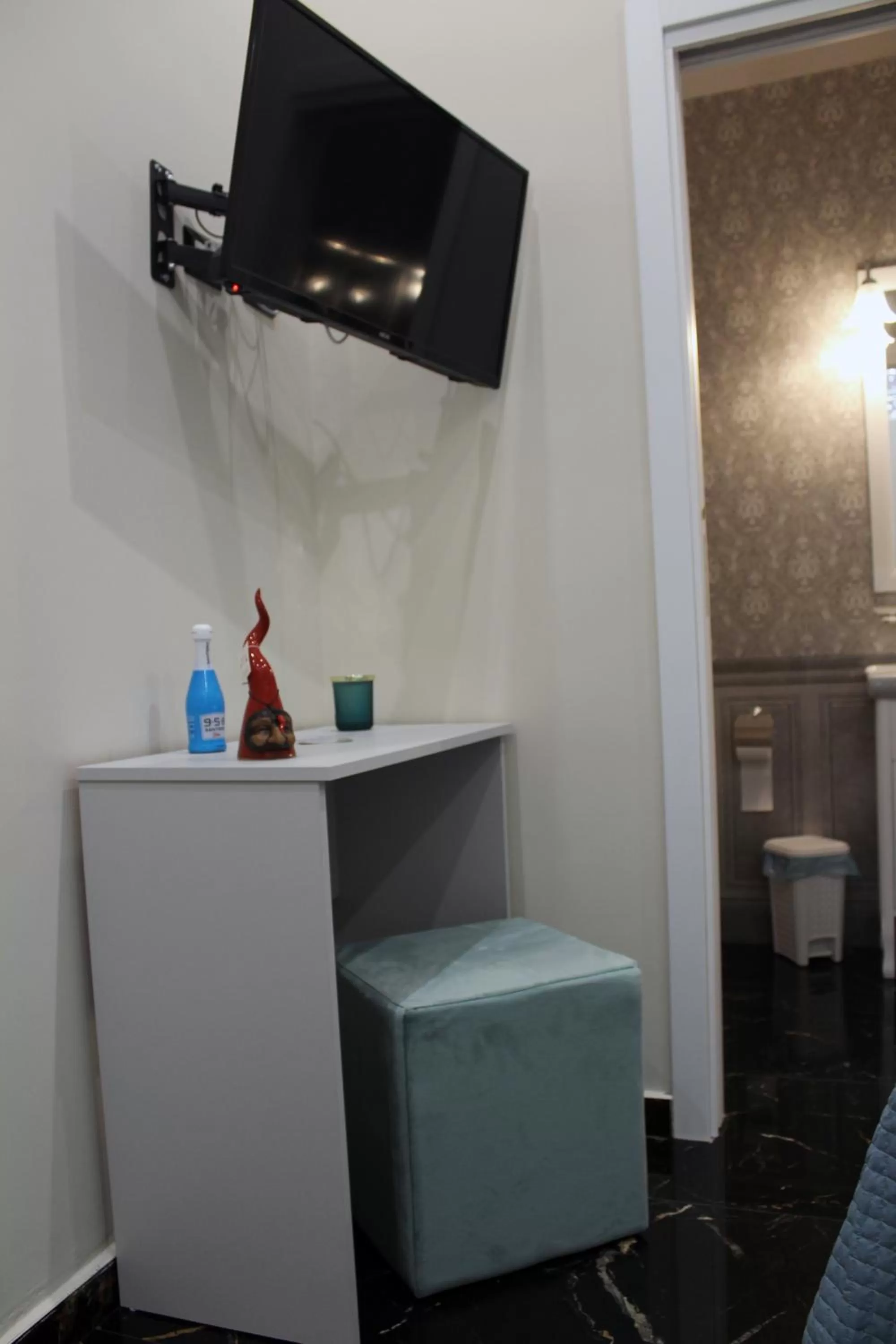 TV/Entertainment Center in My Luxury