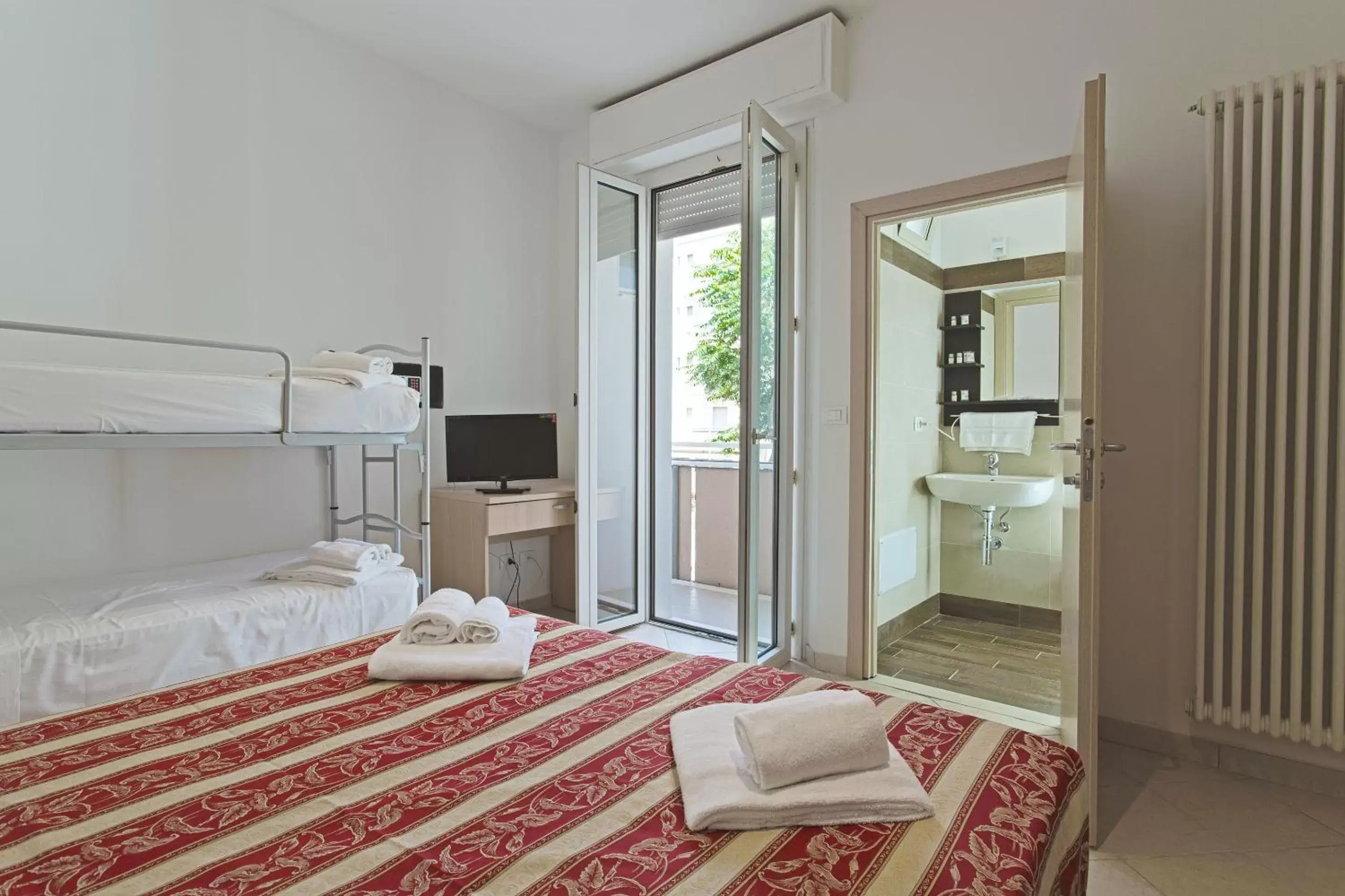 One-Bedroom Apartment (4 Adults) in Residence Siesta