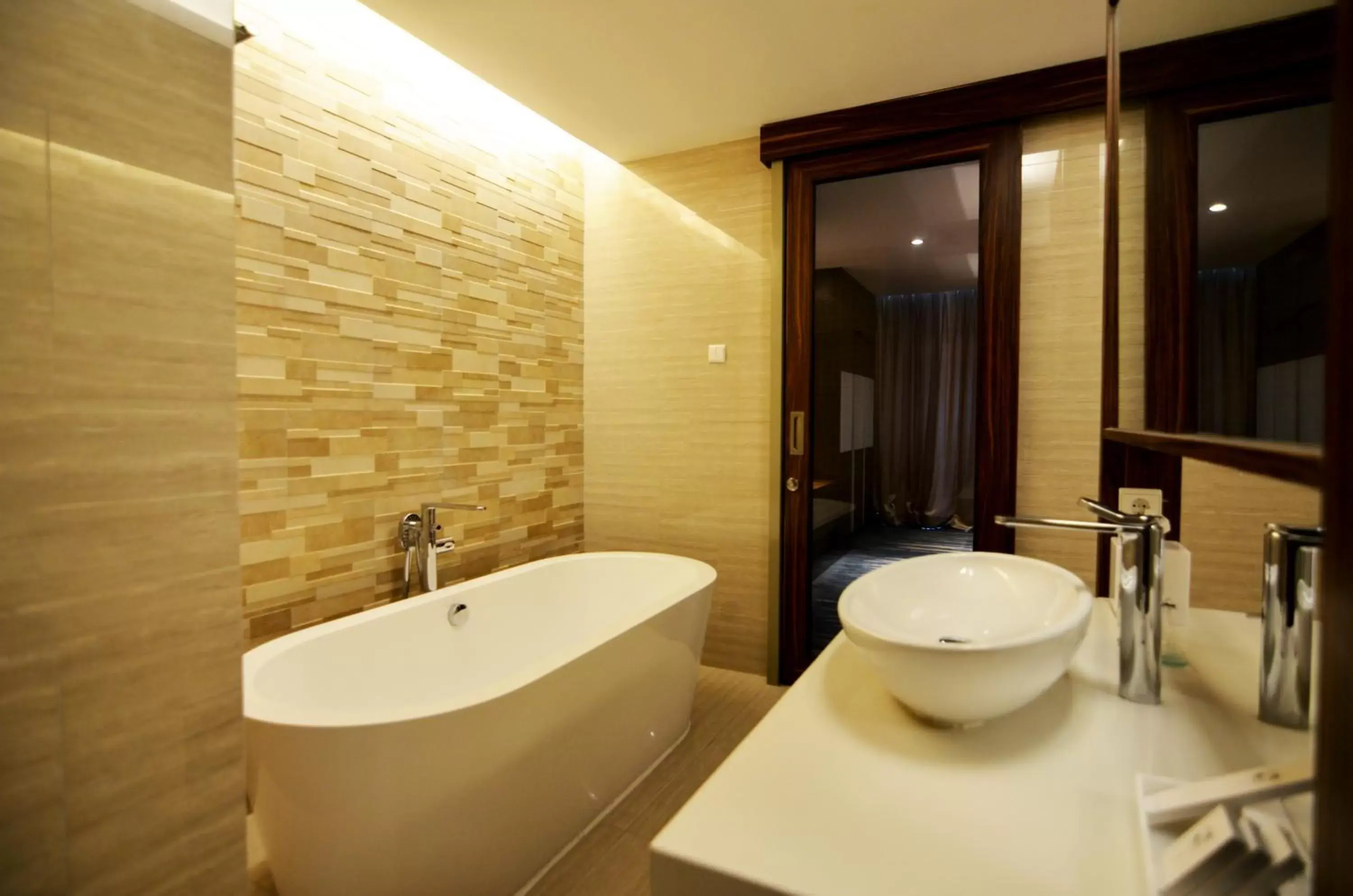 Shower, Bathroom in Swiss-Belhotel Cirebon