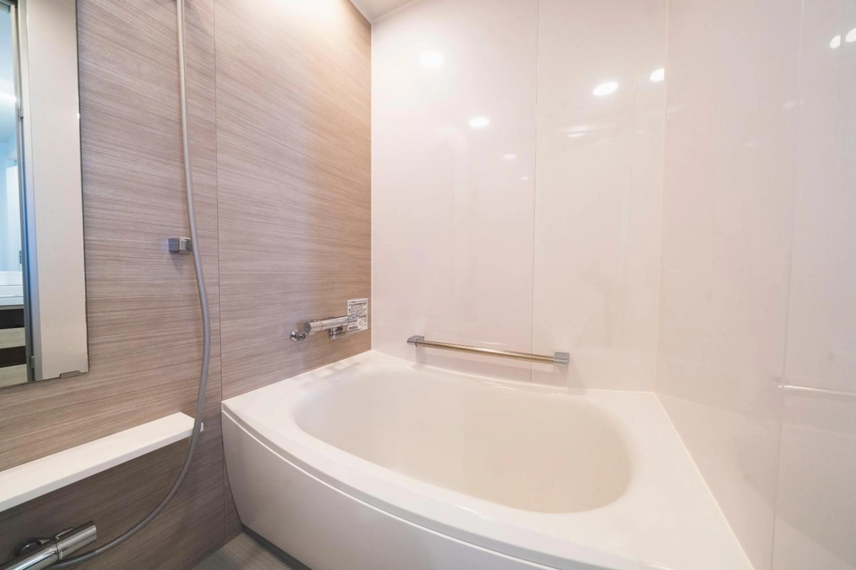 Bathroom in Rembrandt Style Naha