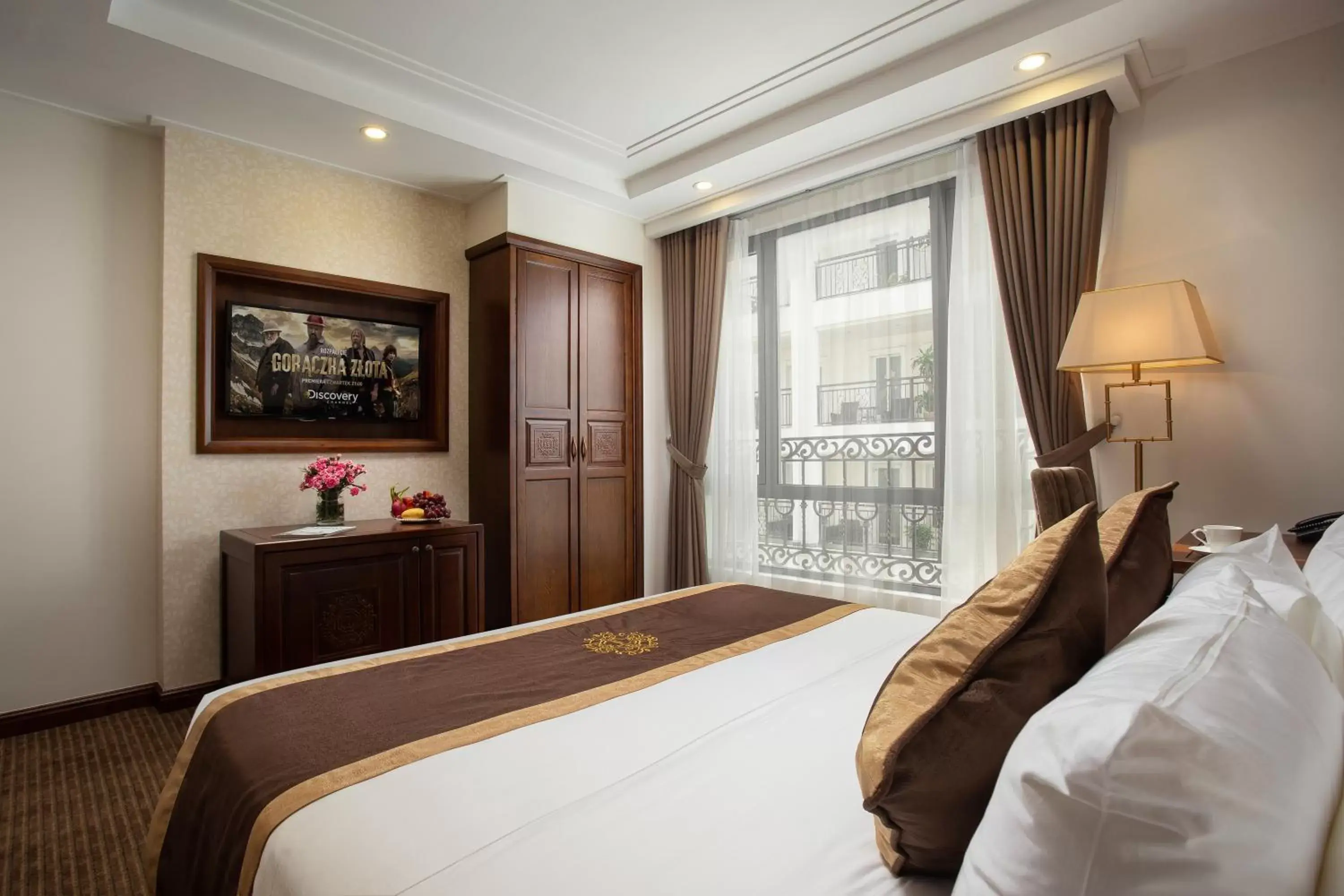 Photo of the whole room, Bed in Rex Hanoi Hotel