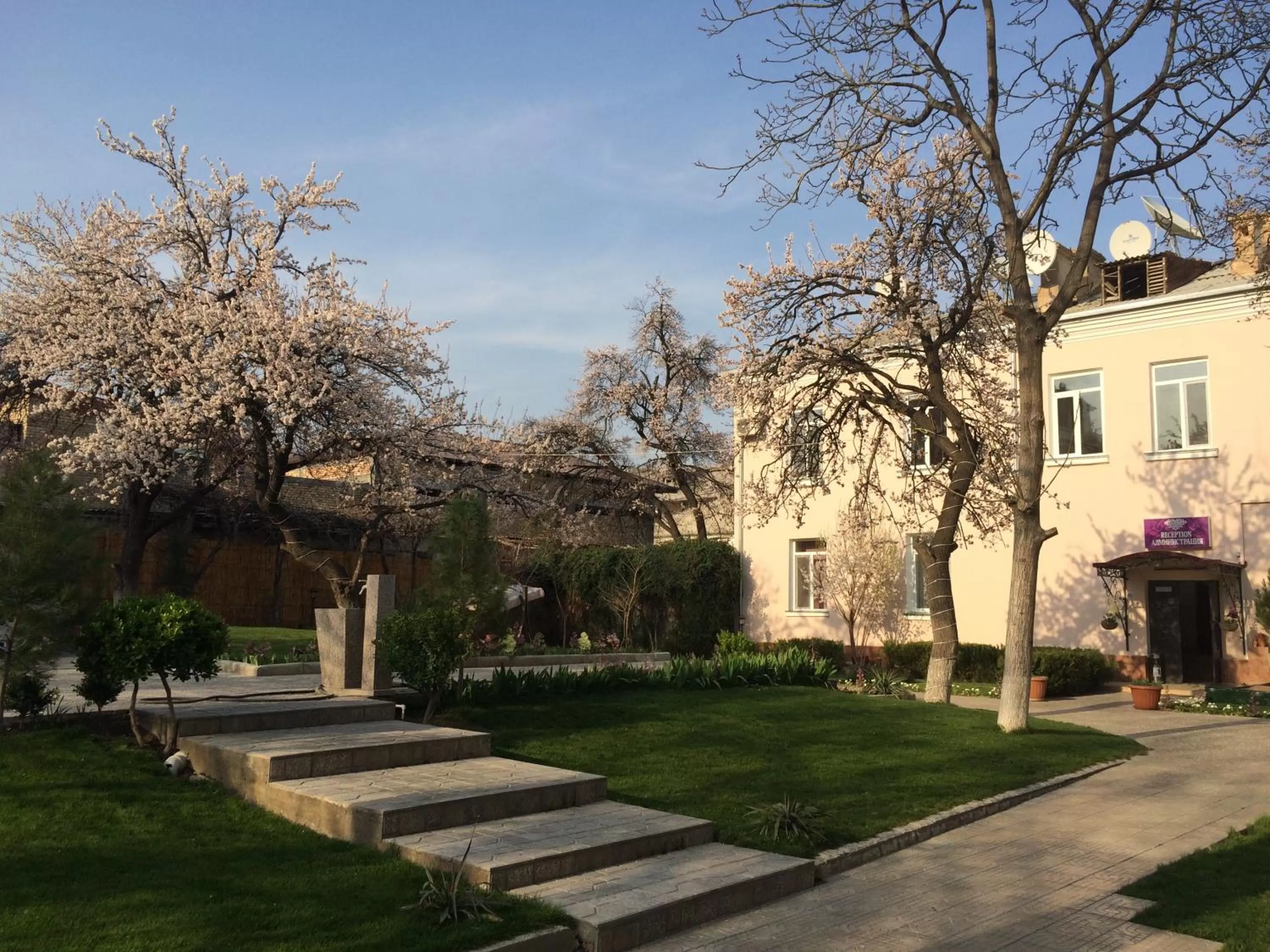 Facade/entrance, Property Building in Armon Apart Hotel