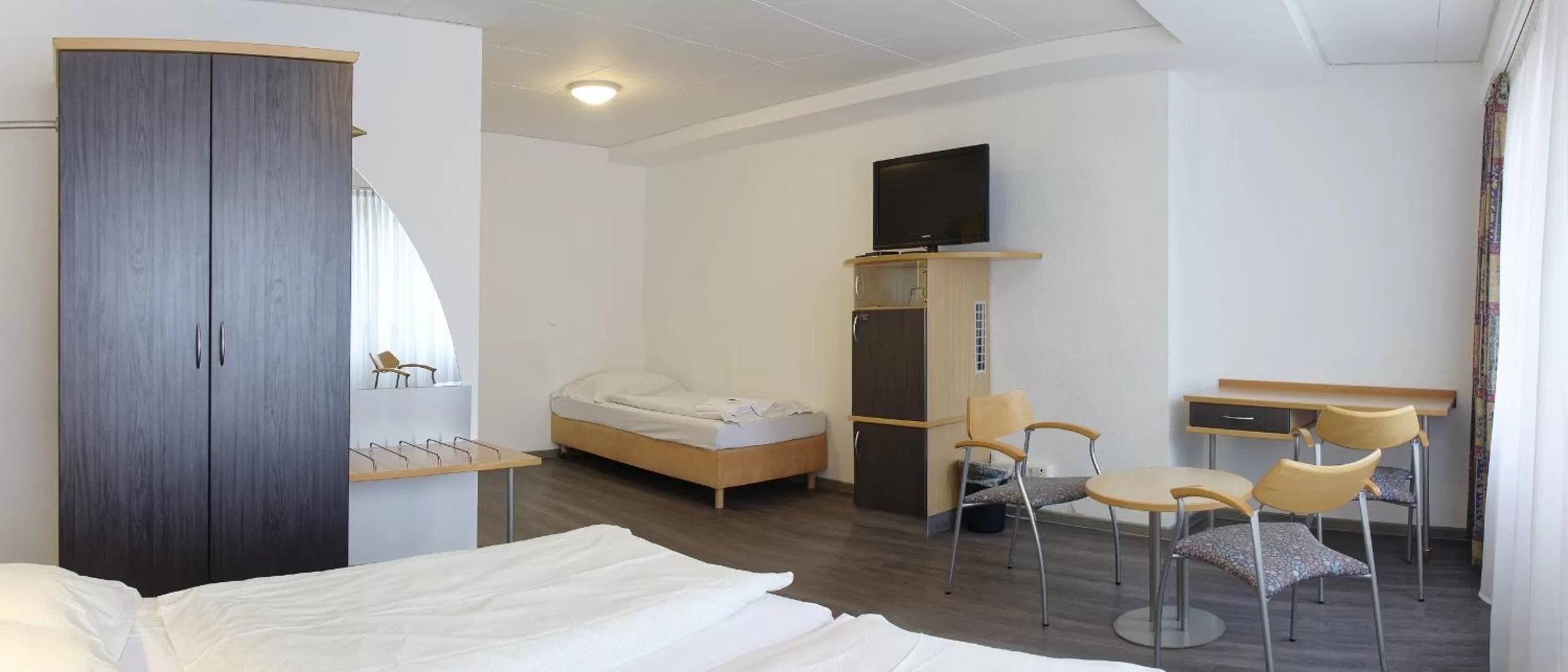 Bedroom, Bed in Opera Hotel Köln