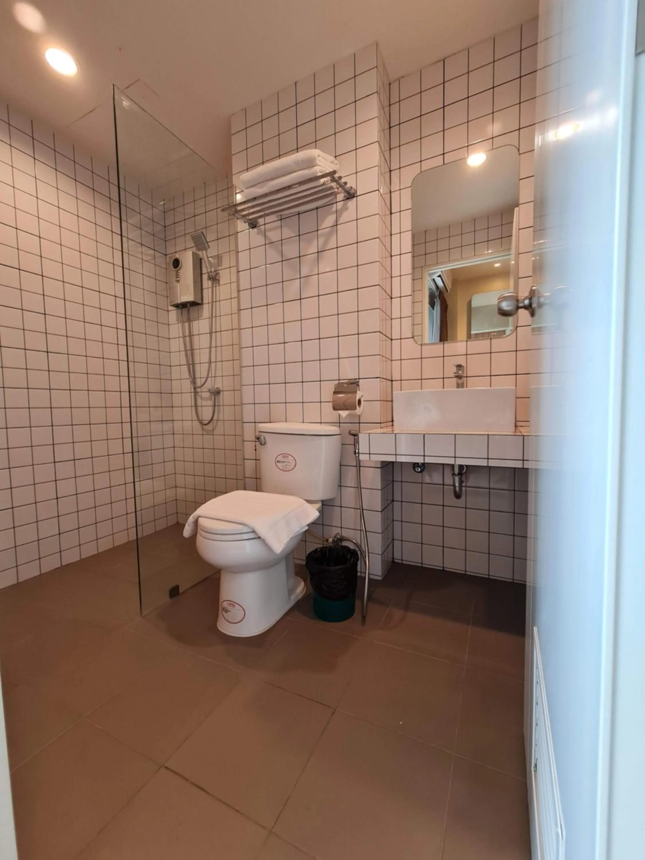 Bathroom in The Phoenix Hotel Bangkok - Suvarnabhumi Airport