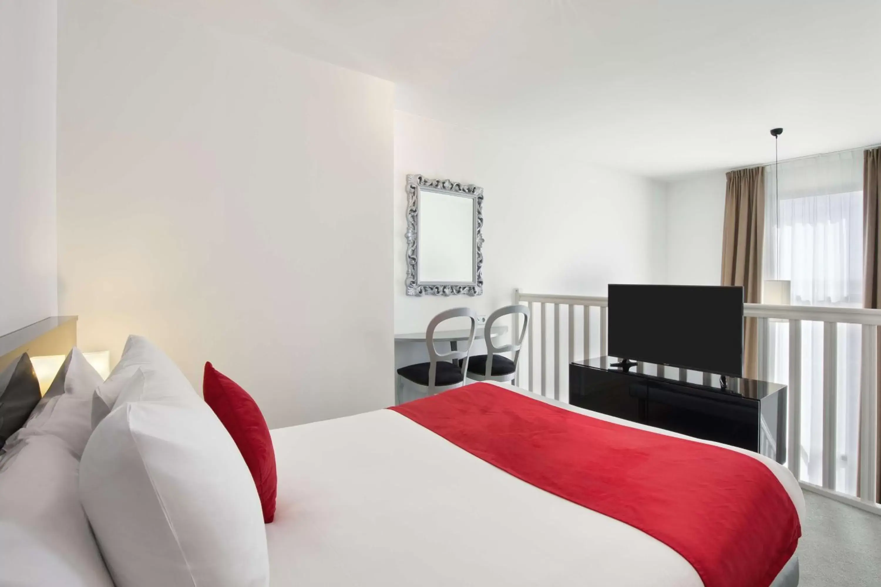 Photo of the whole room, Bed in Sure Hotel by Best Western Nantes Beaujoire