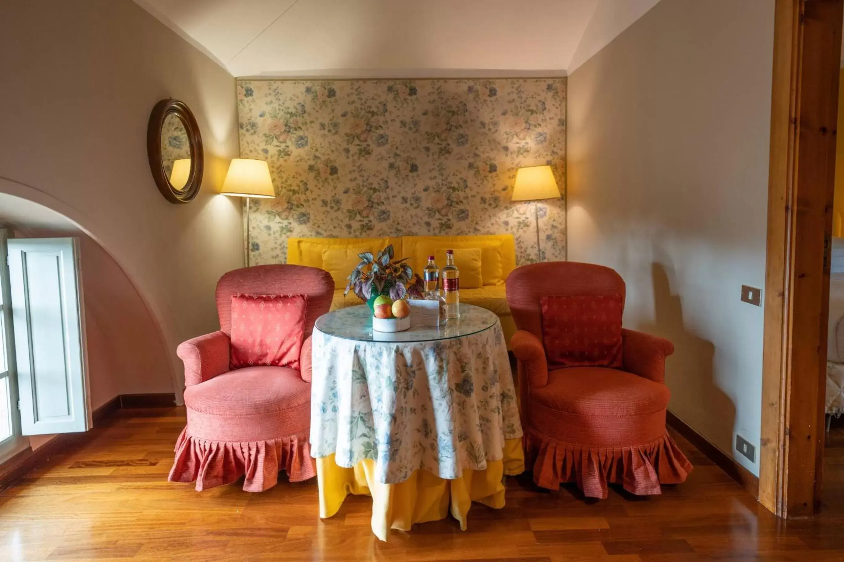 Bedroom, Seating Area in Hotel Certosa Di Maggiano