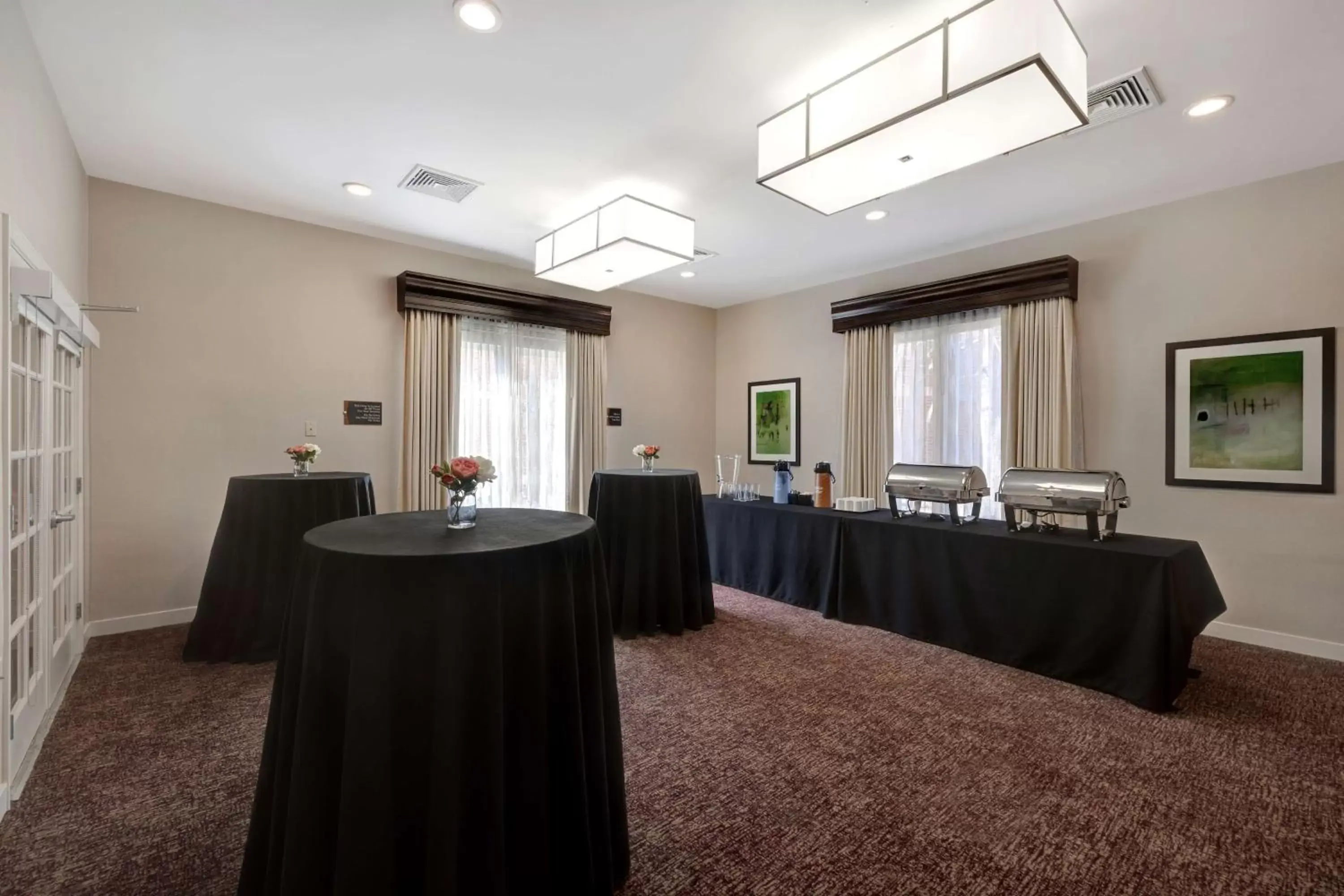 Dining area in Homewood Suites by Hilton Boulder