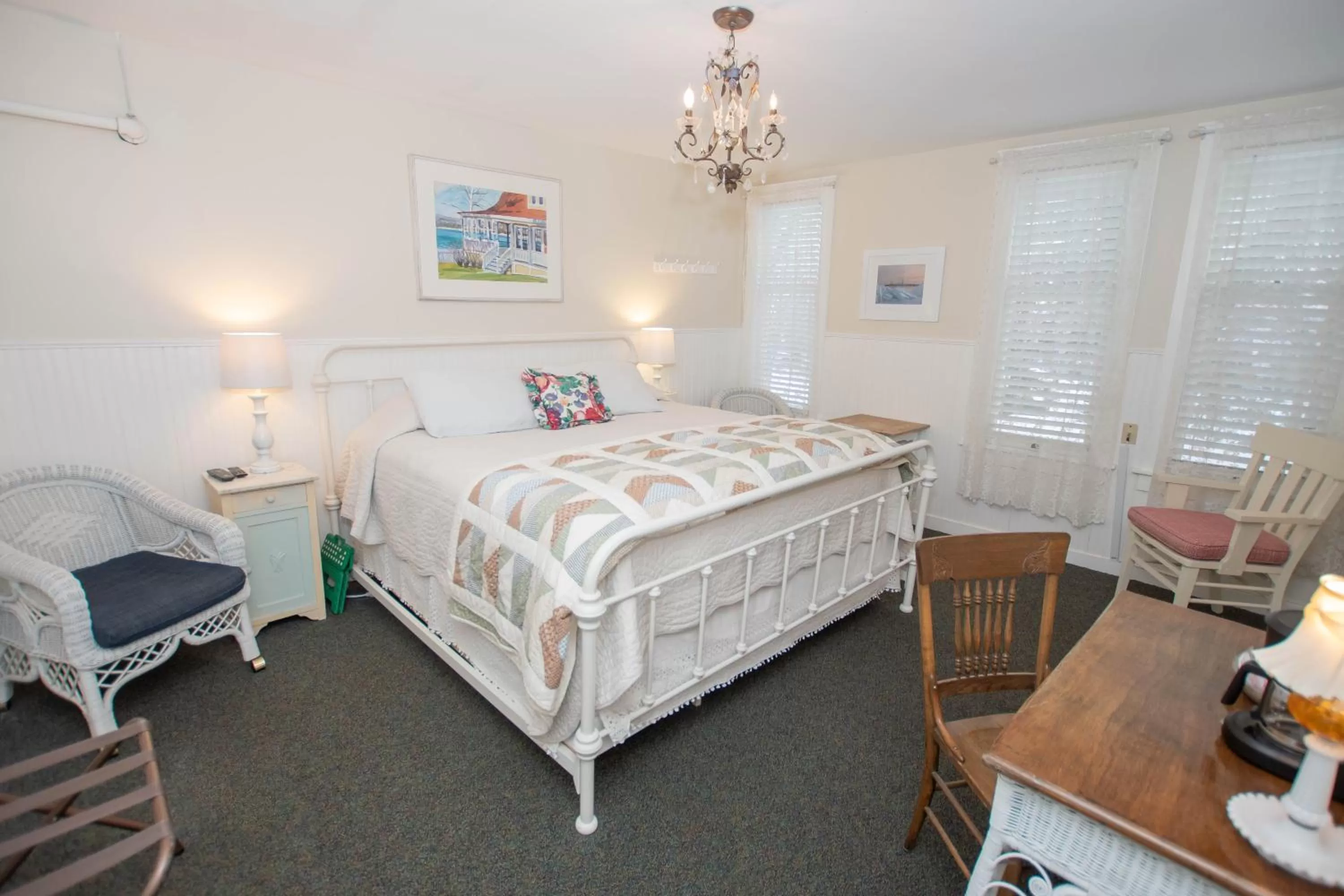 Bed in Terrace Inn and 1911 Restaurant