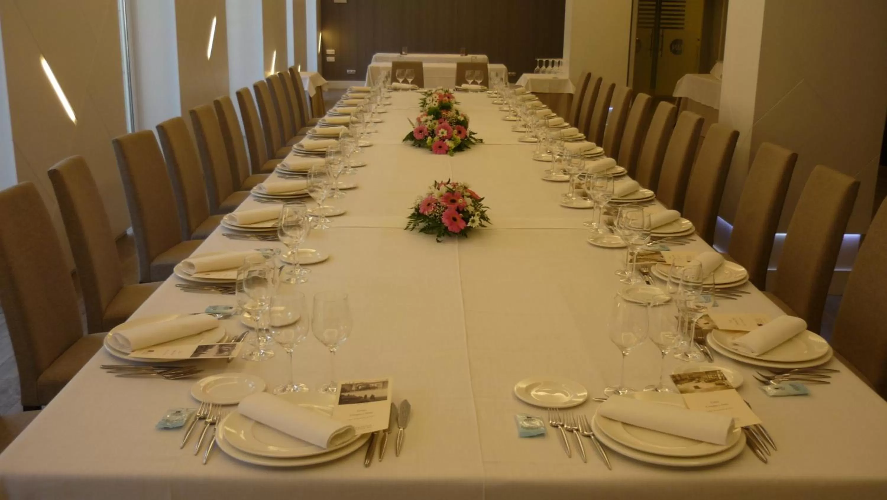 Banquet/Function facilities in Hotel Mendez Nuñez