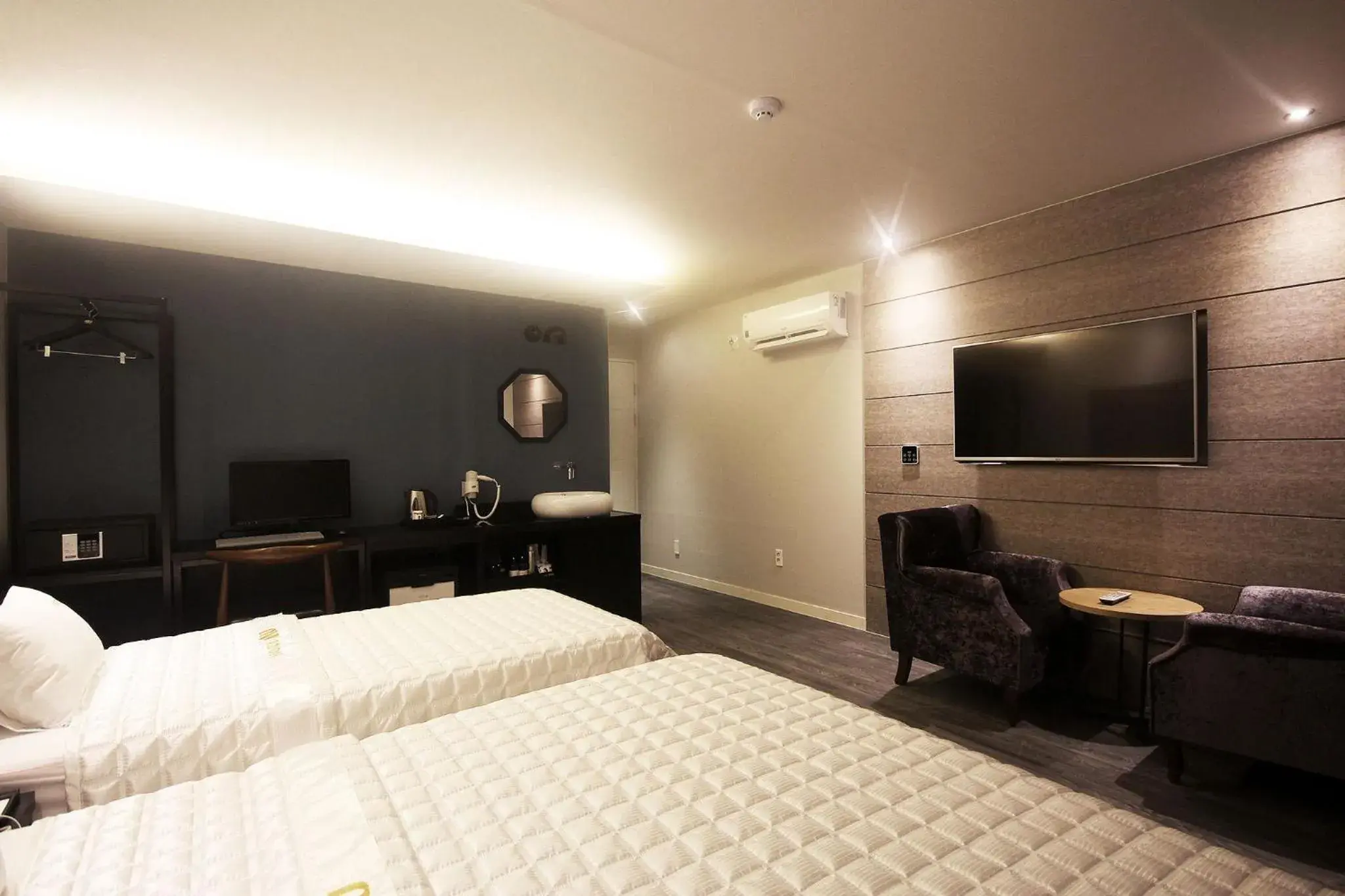 Bedroom, Room Photo in Mu Hotel