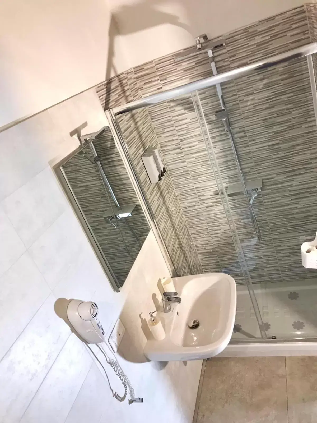 Shower, Bathroom in B&B Salerno IN Centro