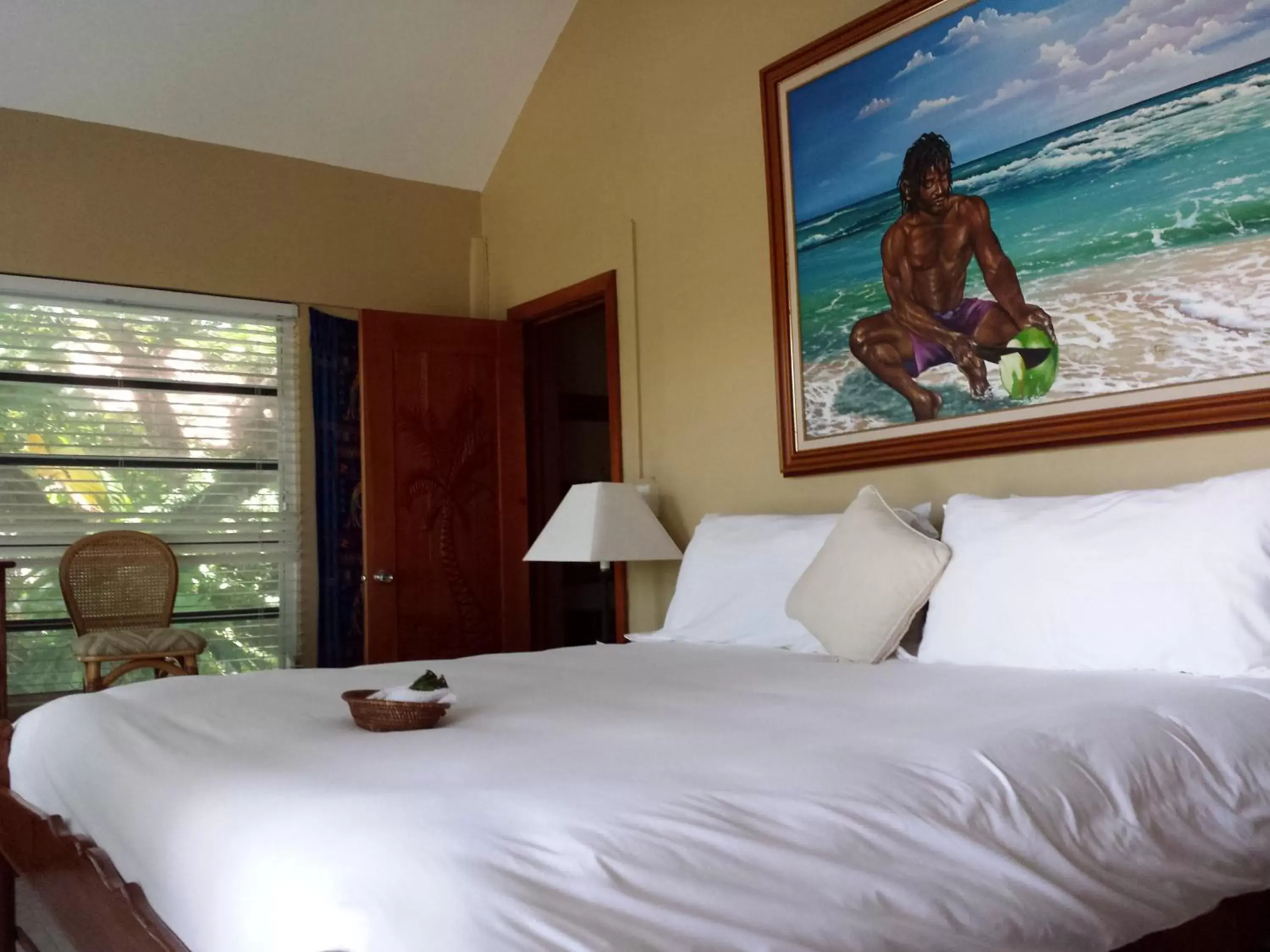 Photo of the whole room, Bed in The Palms Oceanfront Suites Photo of the whole room, Bed in The Palms Oceanfront Suites