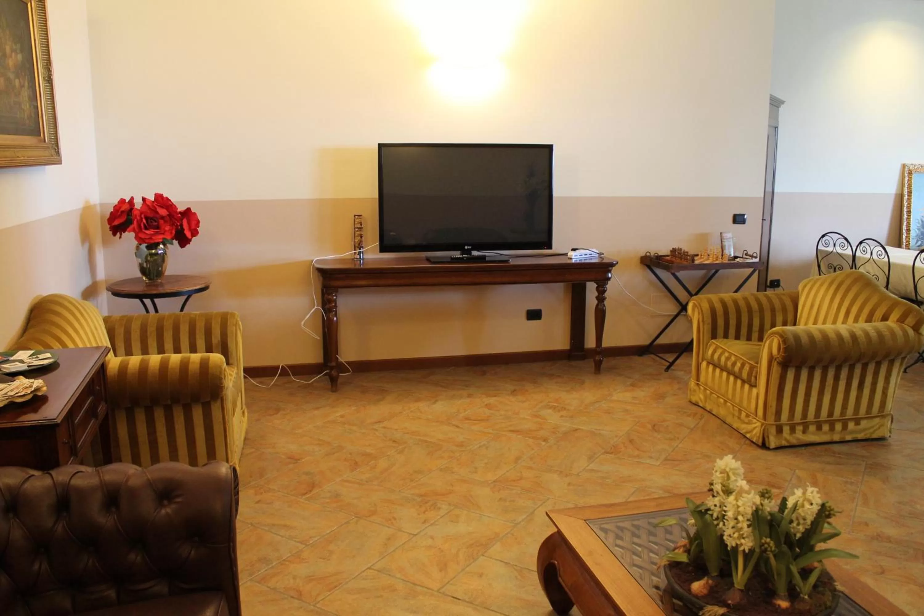 Seating area in Hotel Don Carlo