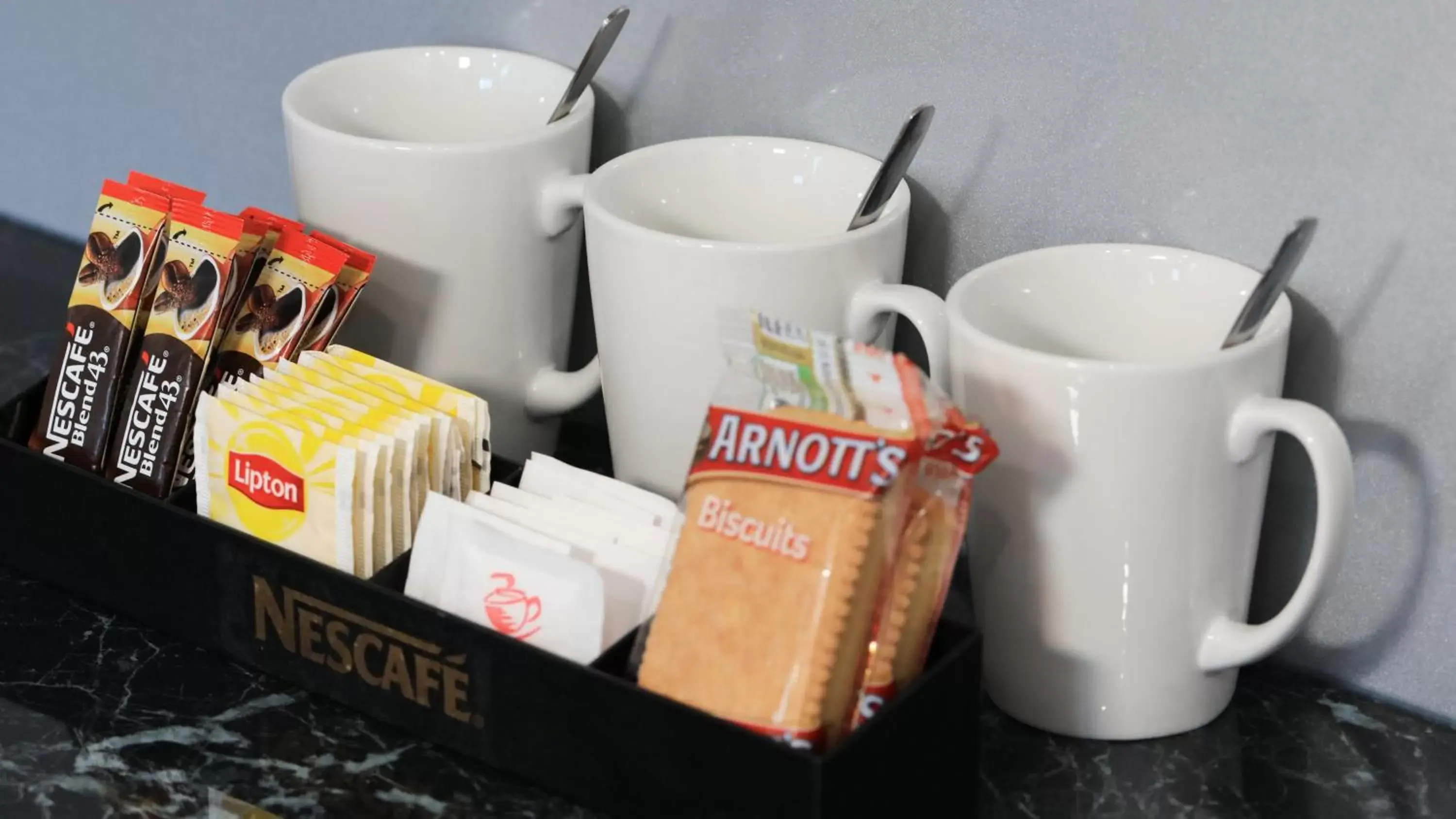 Coffee/tea facilities in Hilltop Motel