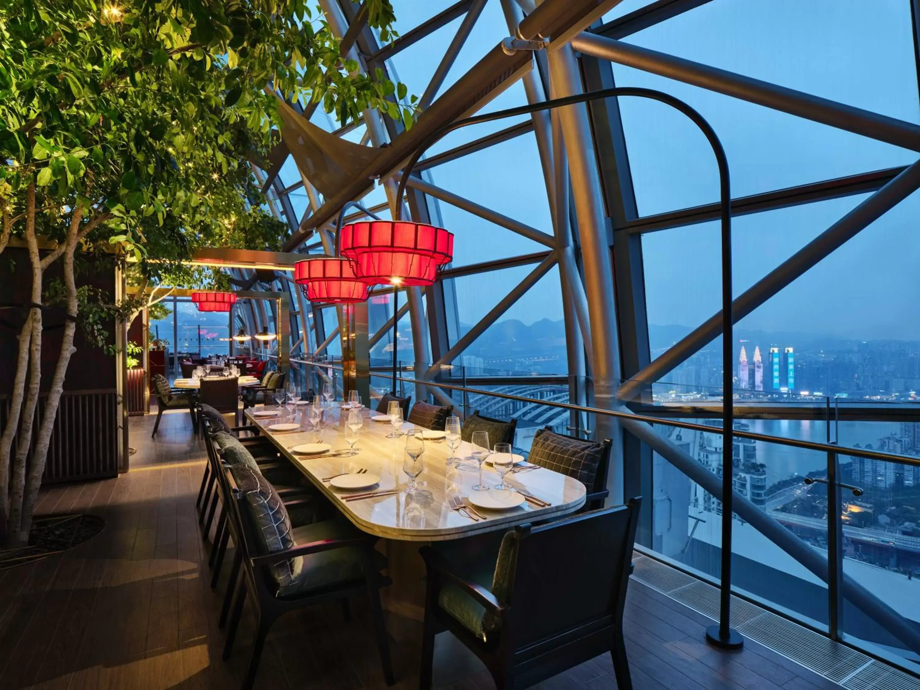 Lounge or bar in InterContinental Chongqing Raffles City, an IHG Hotel