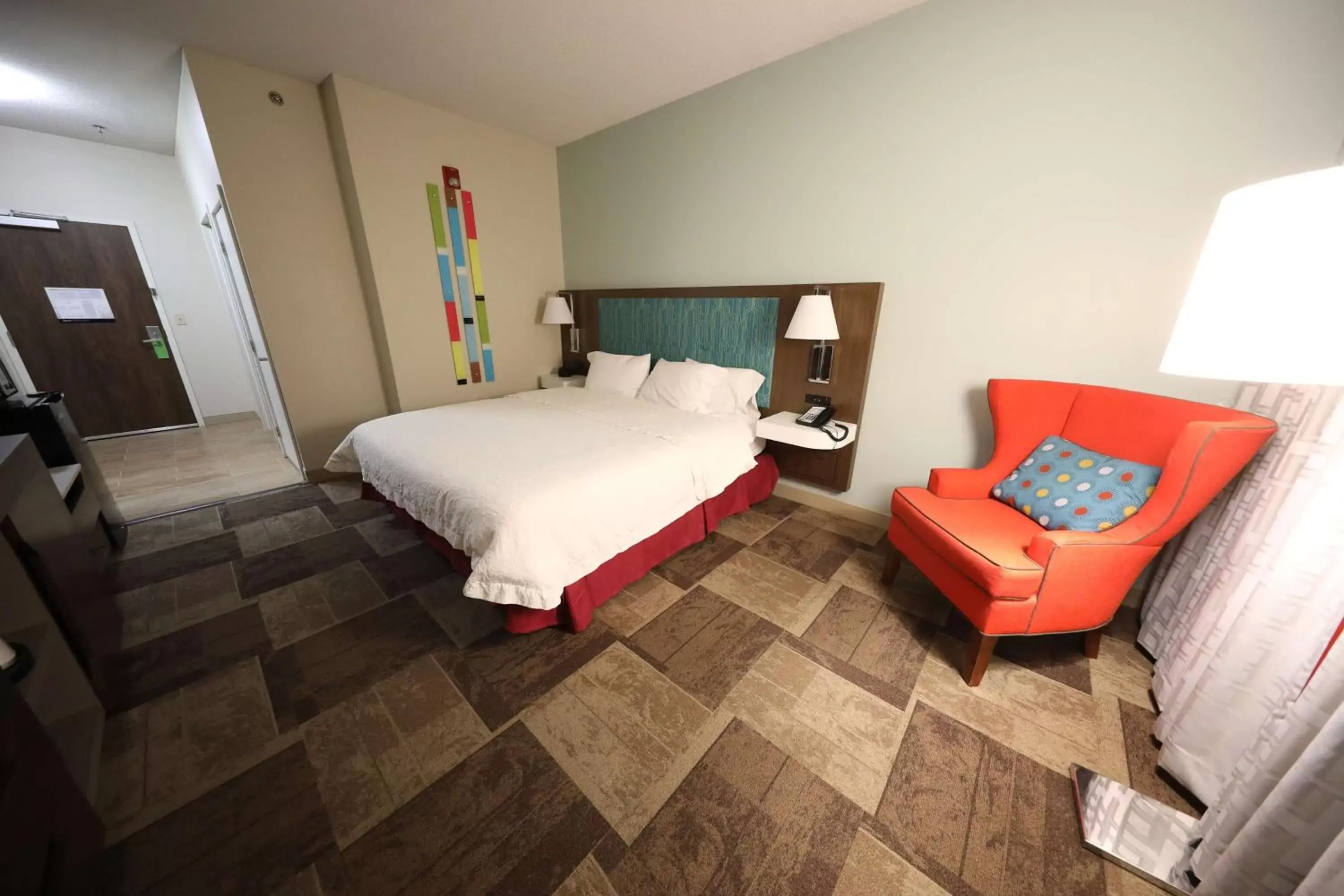 Photo of the whole room, Bed in Hampton Inn Hutchinson