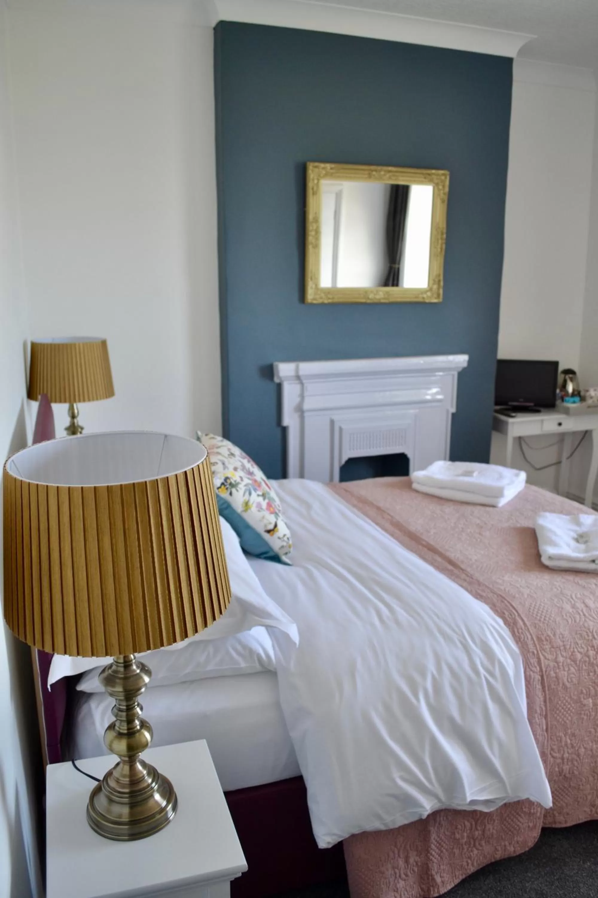 Bed in The Nags Head - Room only accommodation