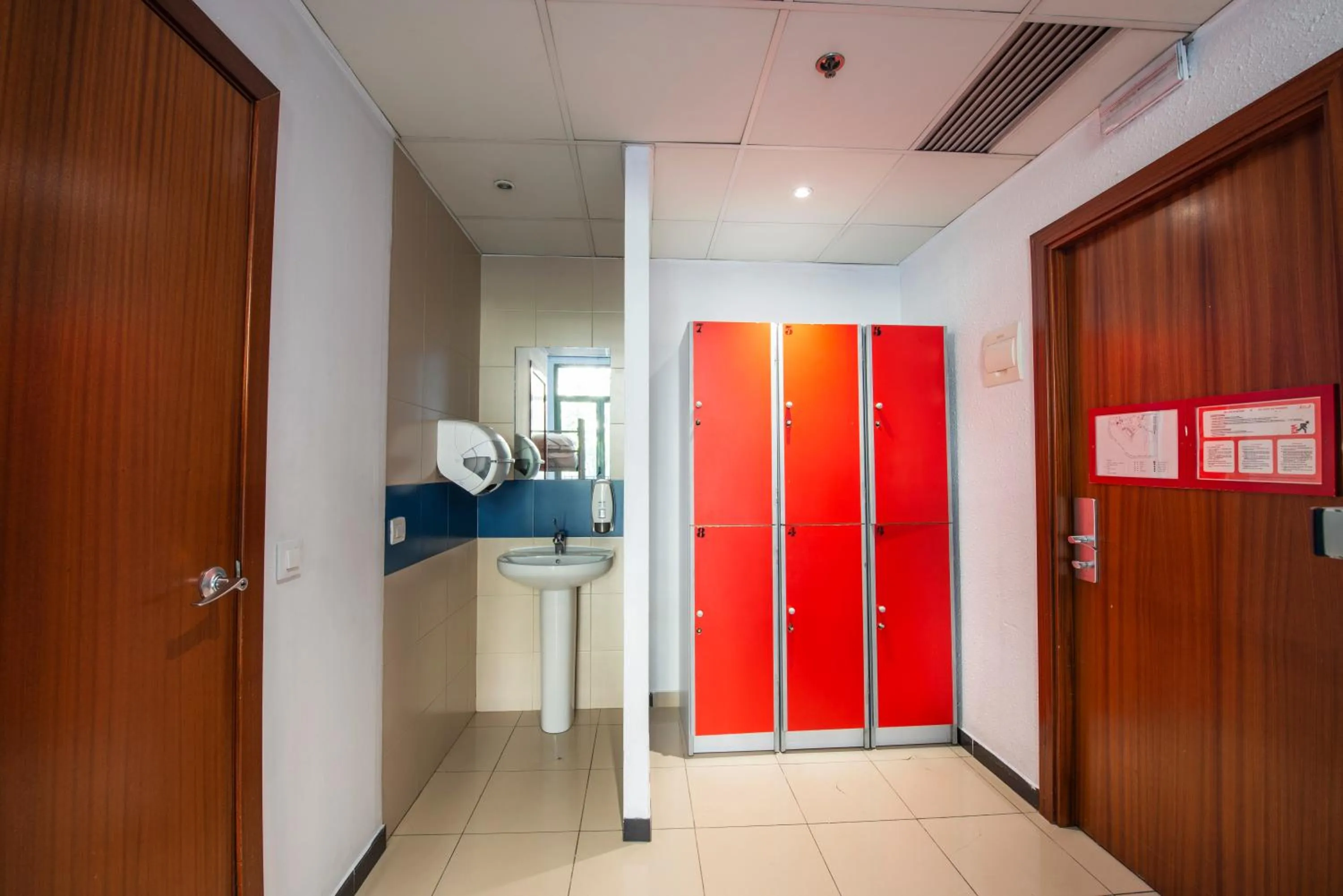 Bathroom in Safestay Barcelona Passeig de Gràcia