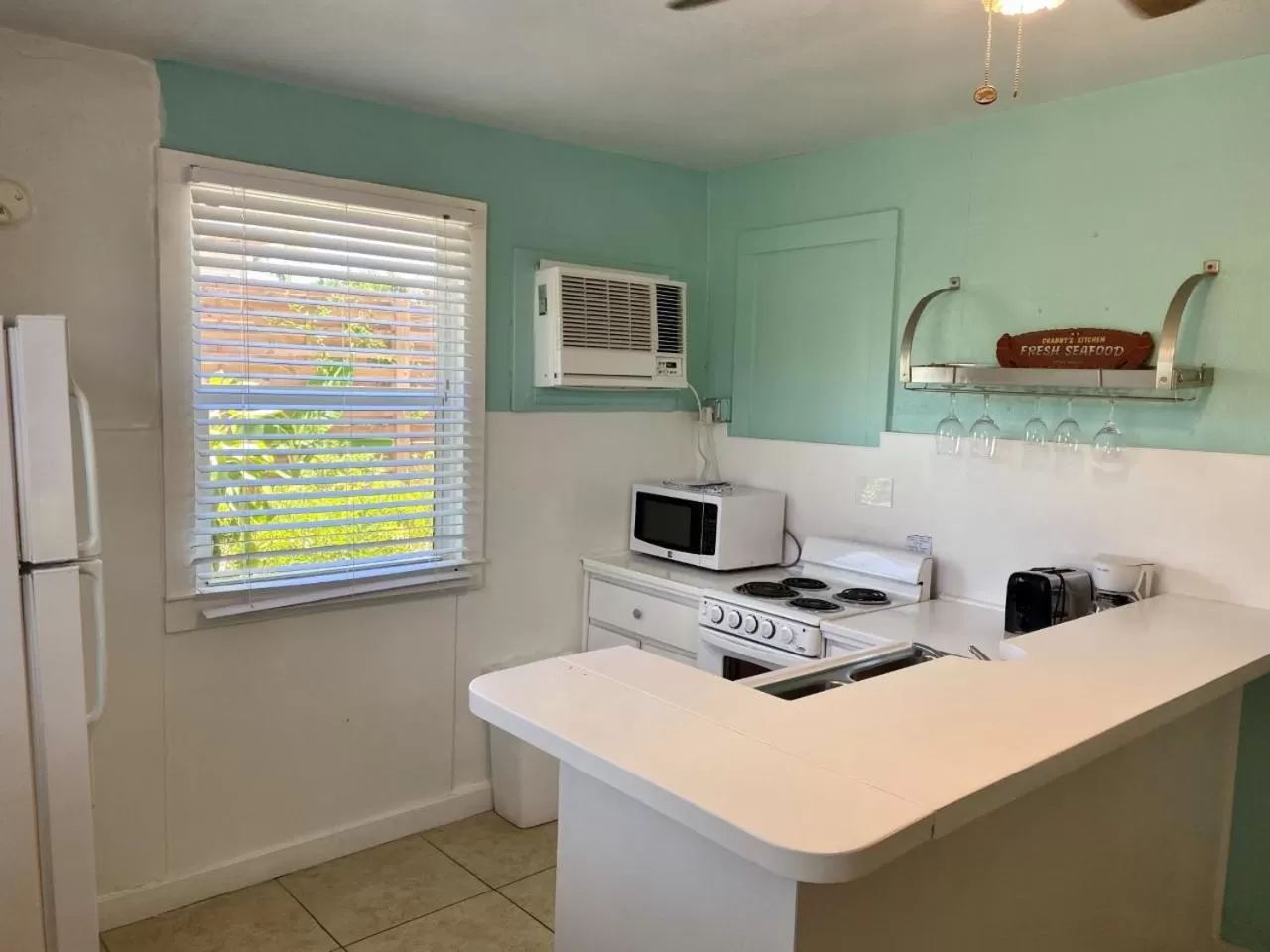 Kitchen or kitchenette in Drop Anchor Resort & Marina