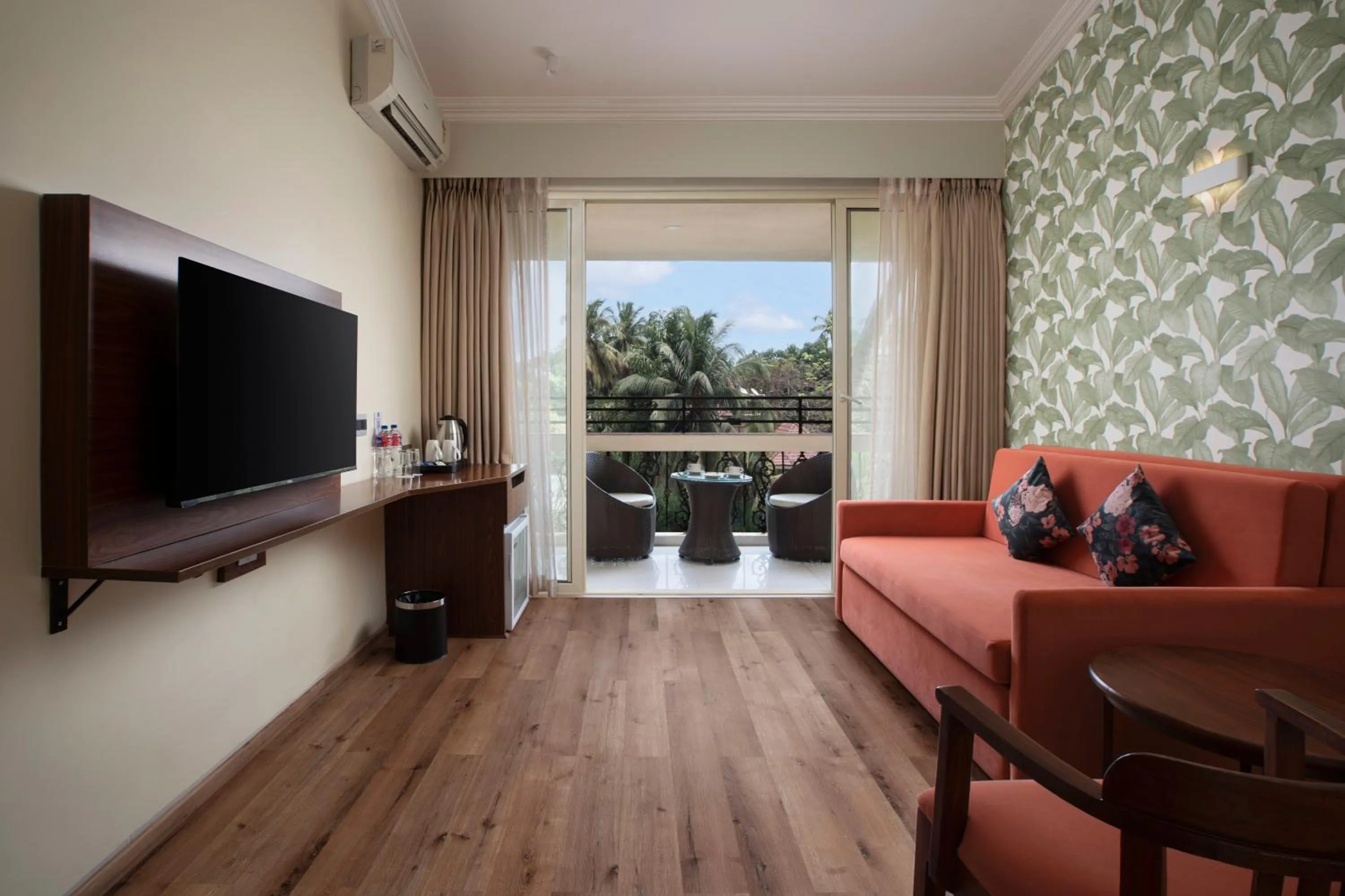 TV and multimedia in Clarion Hotel Ocean Palms Goa