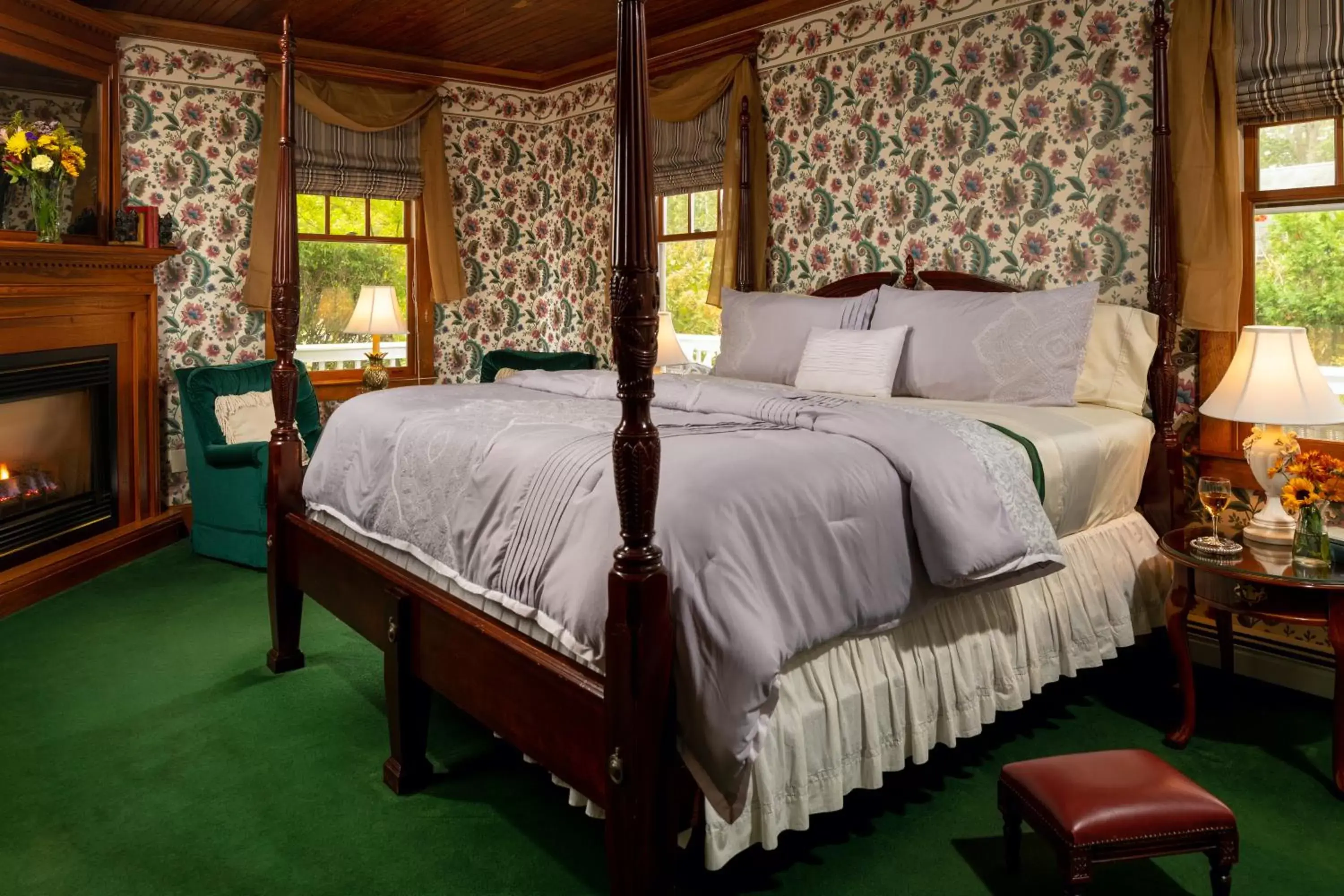 Bed in Palmer House Inn