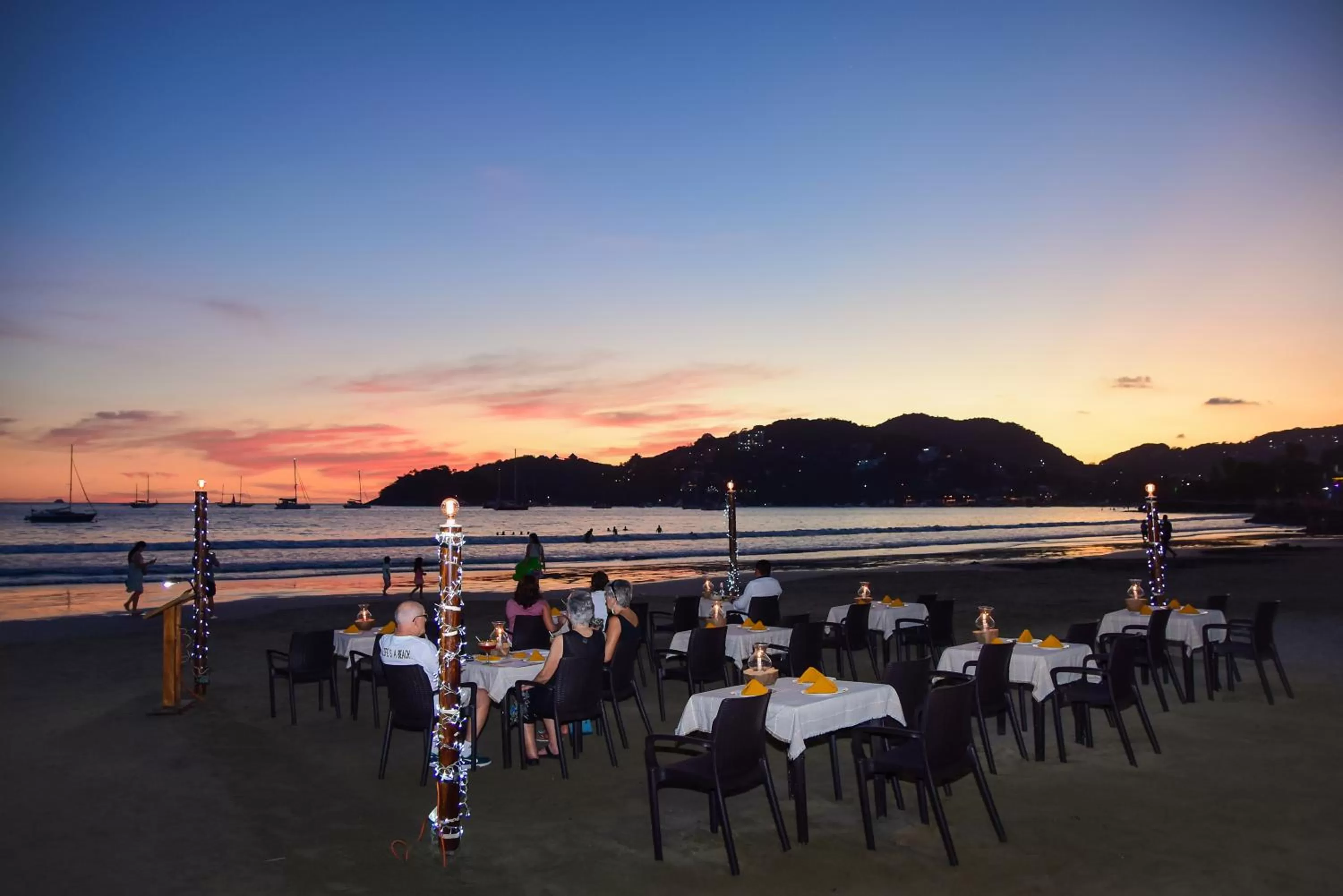 Restaurant/places to eat in Arena Suites