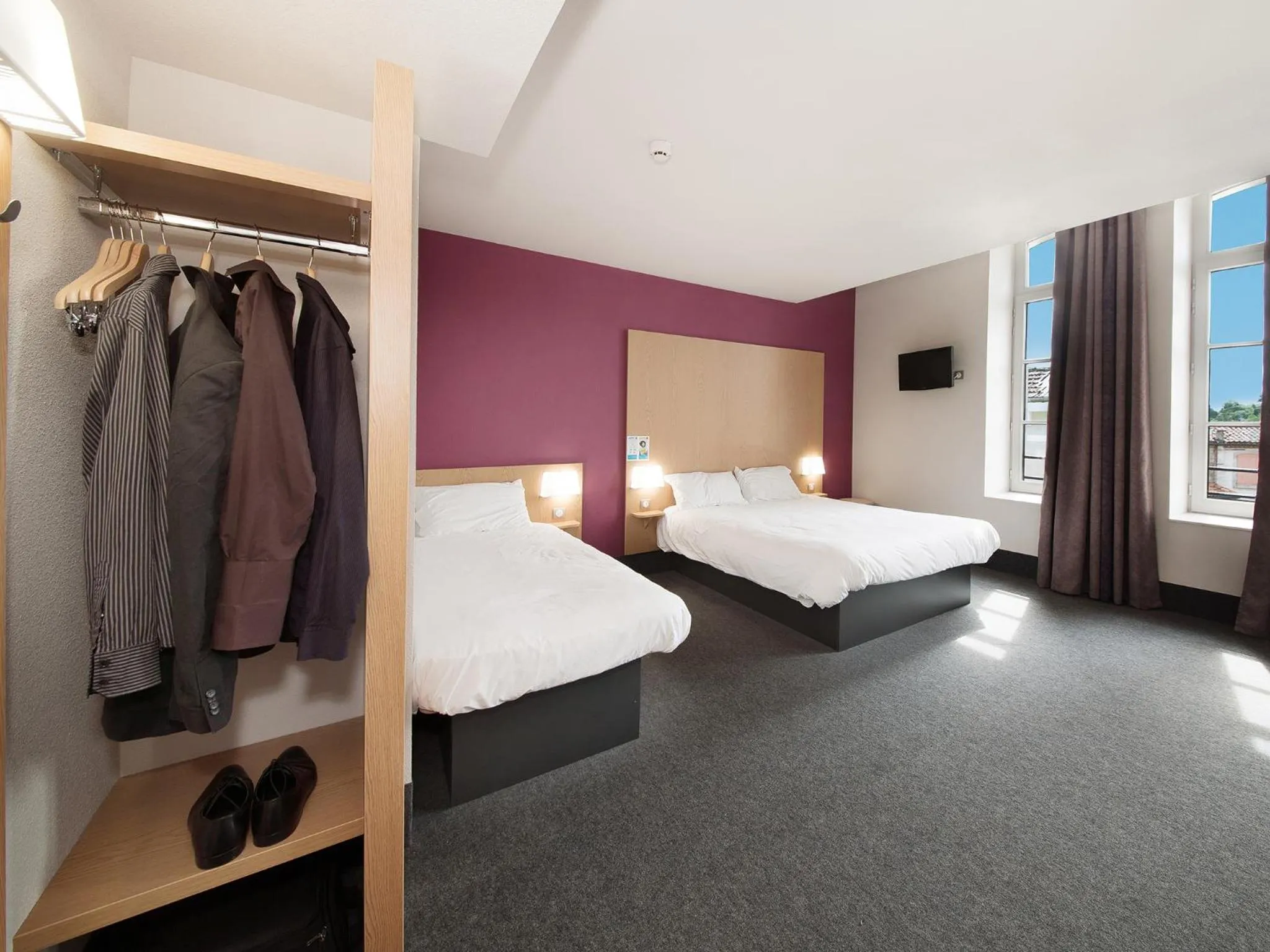 Photo of the whole room, Bed in B&B HOTEL Castres Centre Gambetta