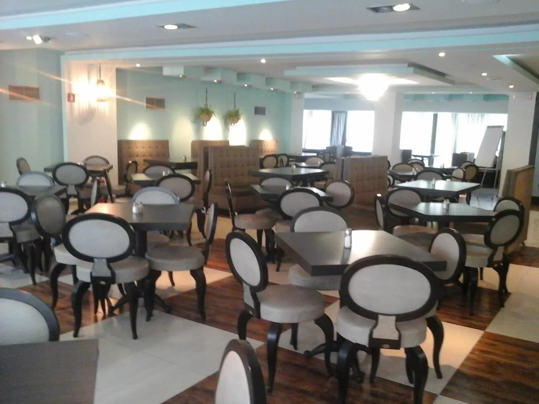 Restaurant/places to eat in Metropolitan Restaurant/places to eat in Metropolitan