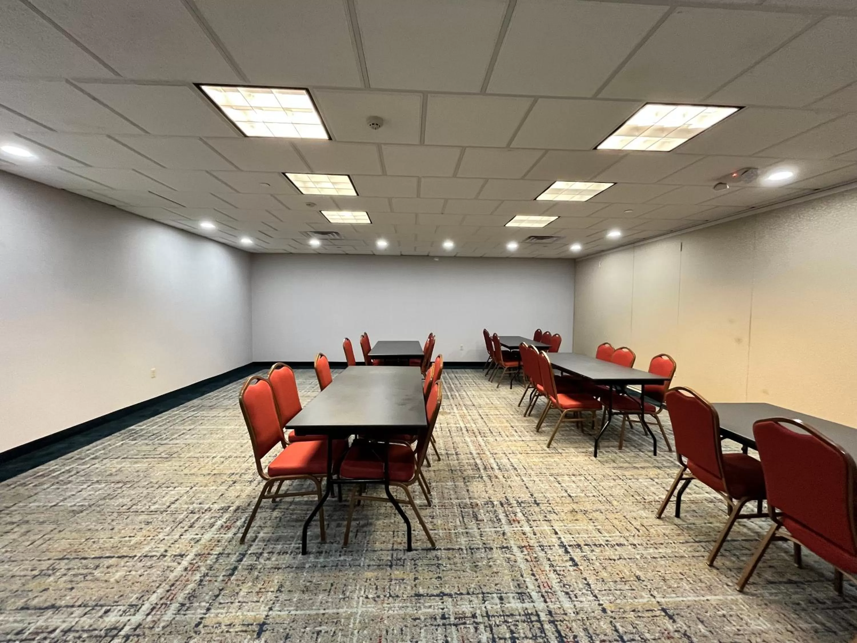 Meeting/conference room in Country Inn & Suites by Radisson, Harrisburg - Hershey West, PA