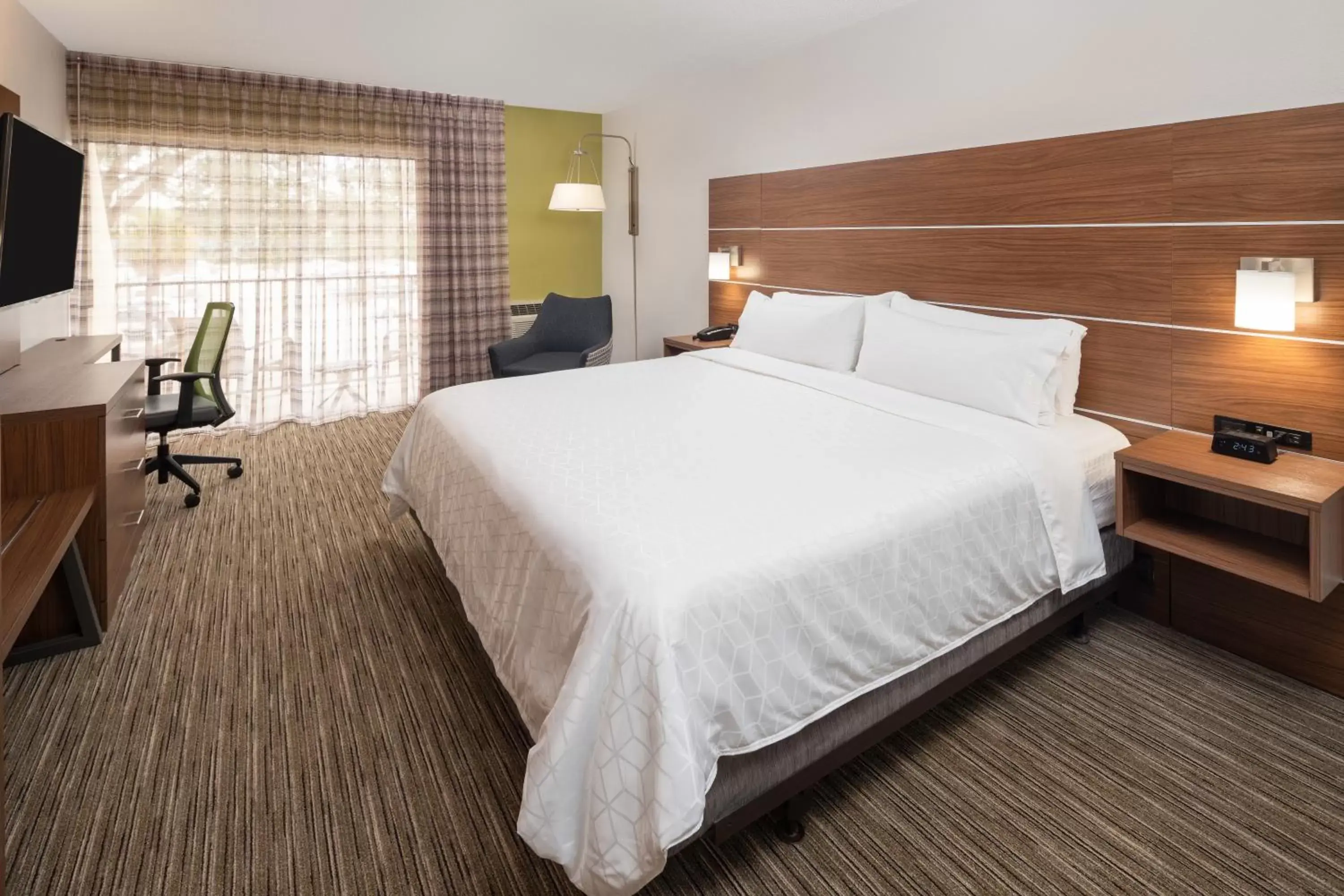 Photo of the whole room, Bed in Holiday Inn Express Boca Raton - West, an IHG Hotel