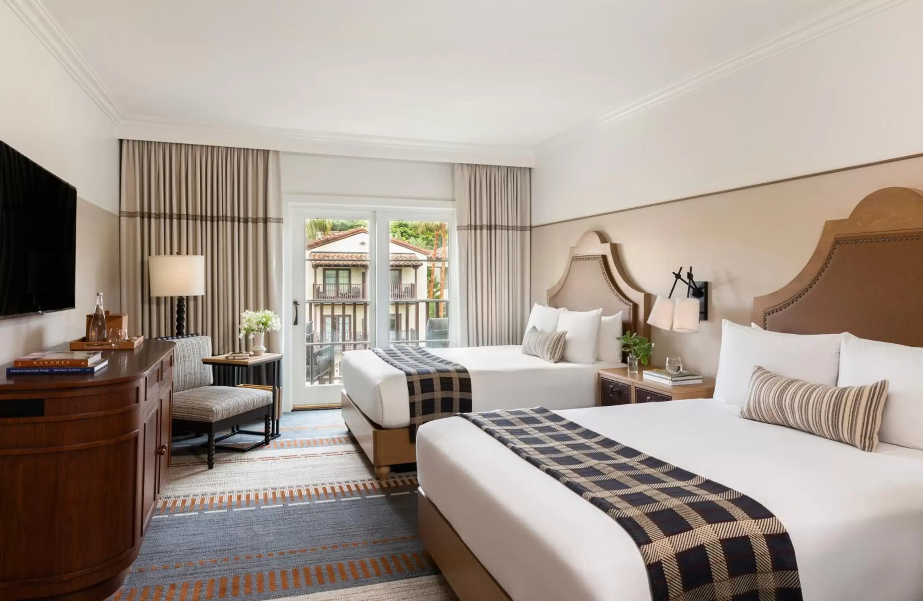 Bed in Estancia La Jolla Hotel & Spa
