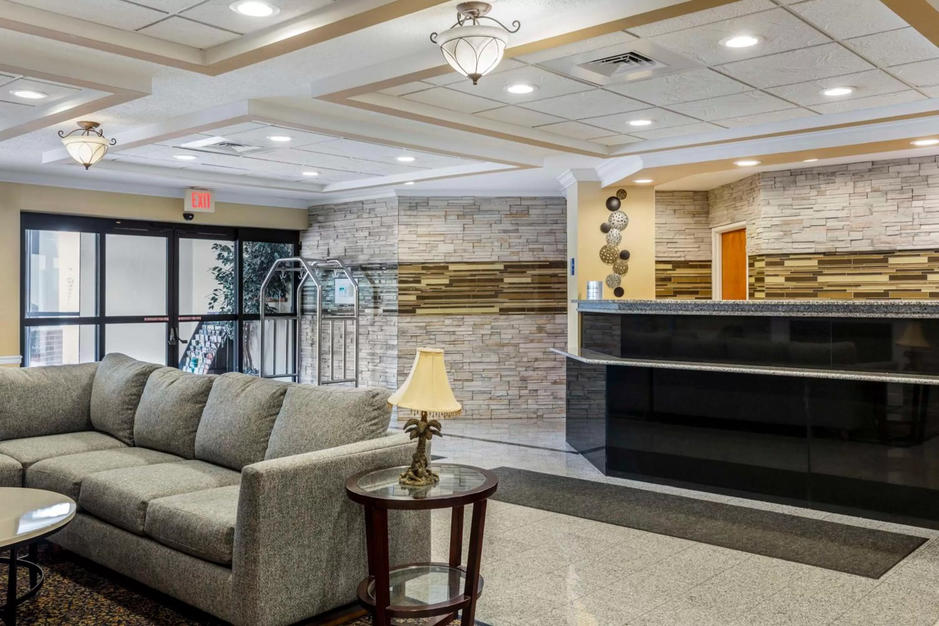 Lobby or reception in Best Western Plus New England Inn & Suites