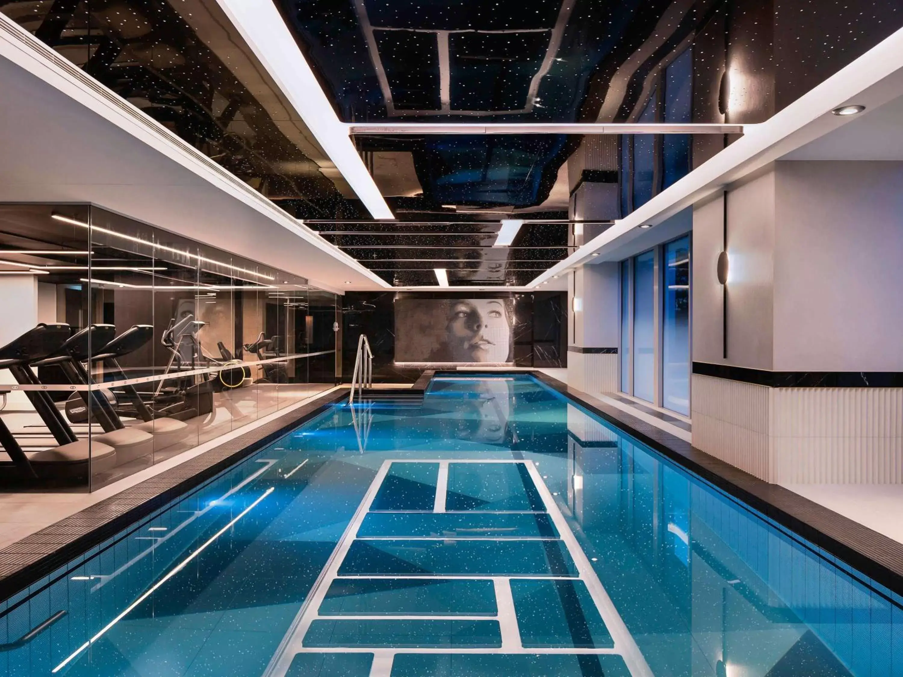 Property building, Swimming Pool in Sofitel Auckland Viaduct Harbour