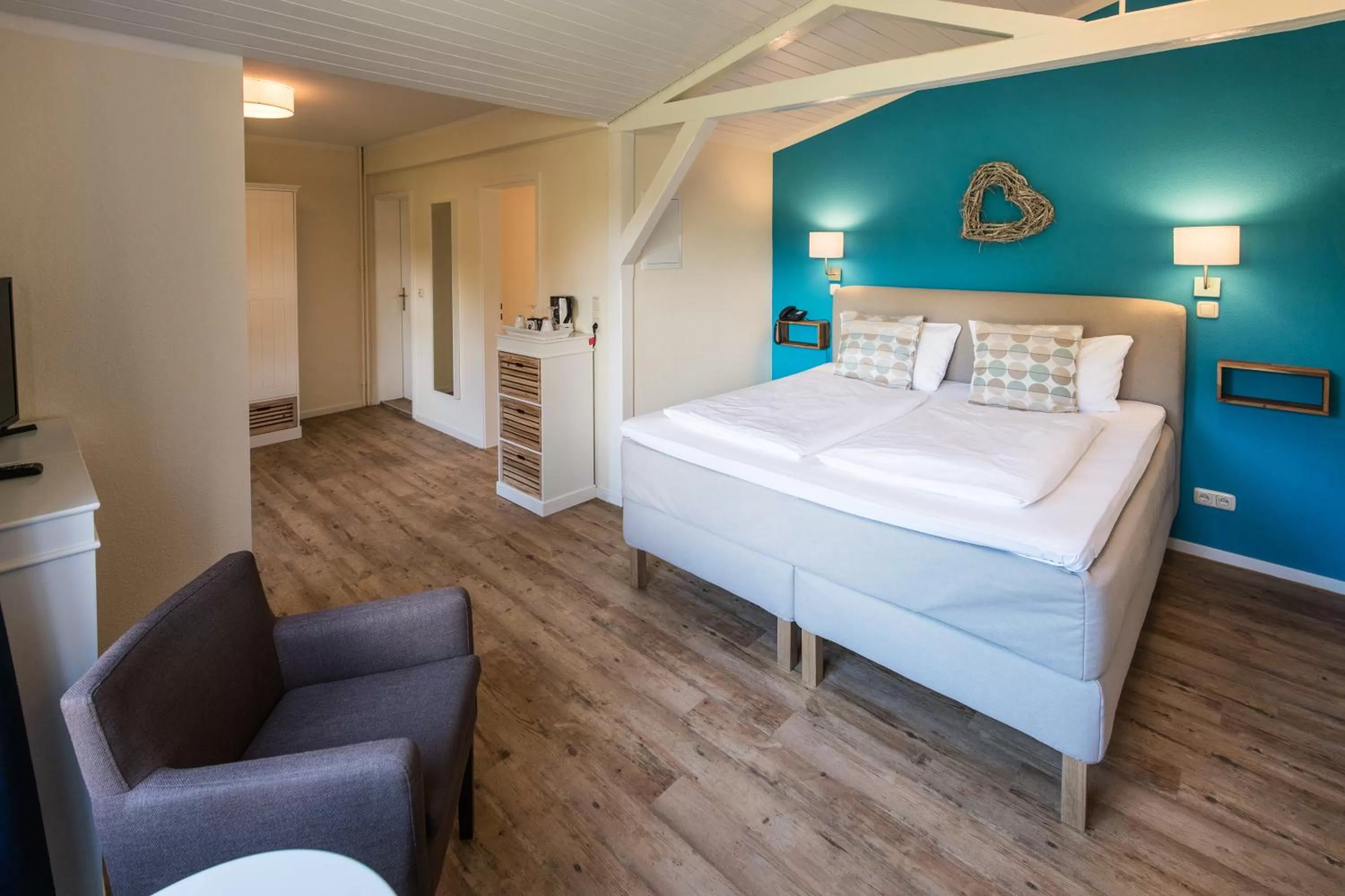 Photo of the whole room, Bed in Hotel kleine Auszeit - Adults Only