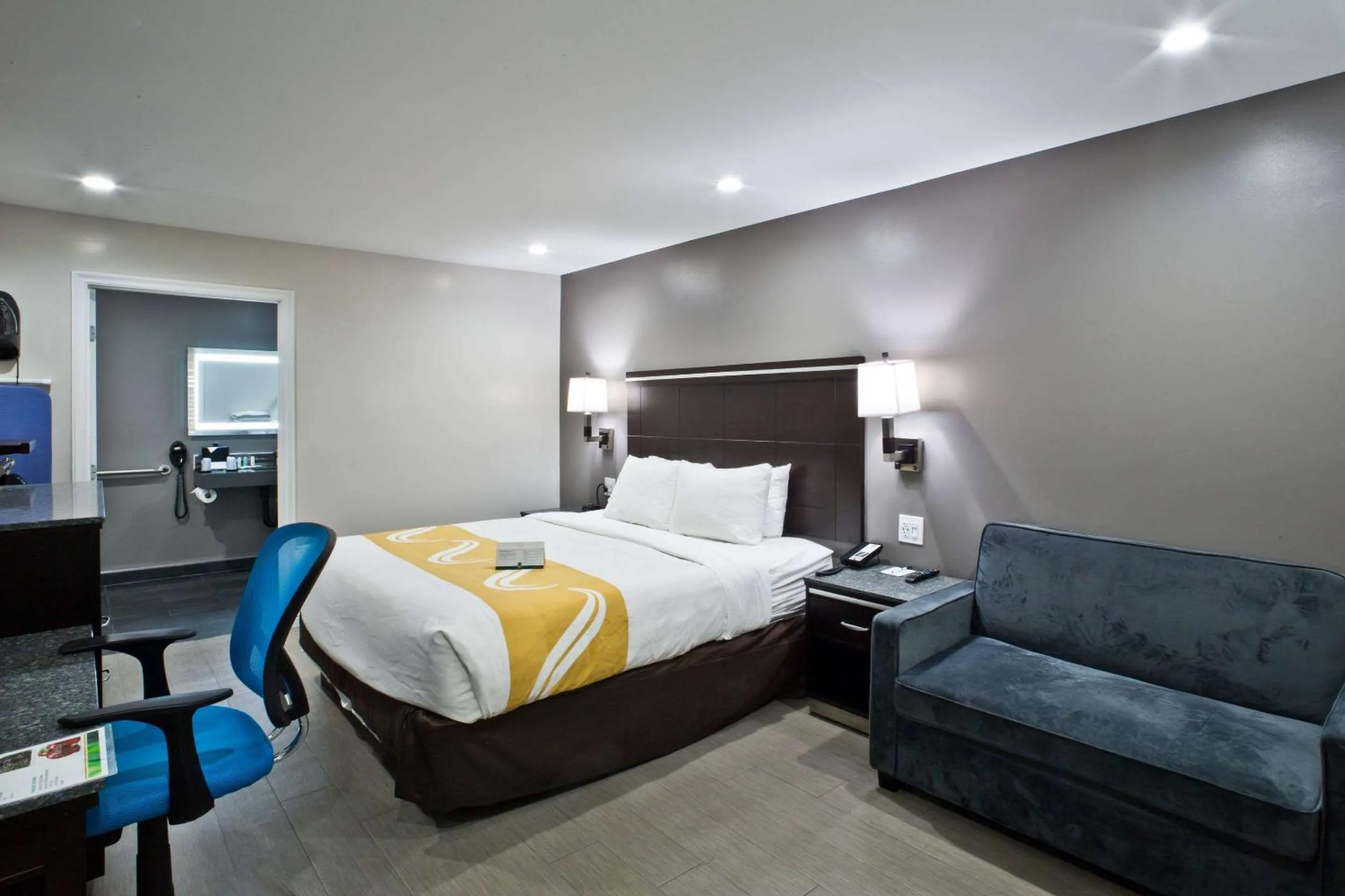 Photo of the whole room, Bed in Bay Area Inn & Suites