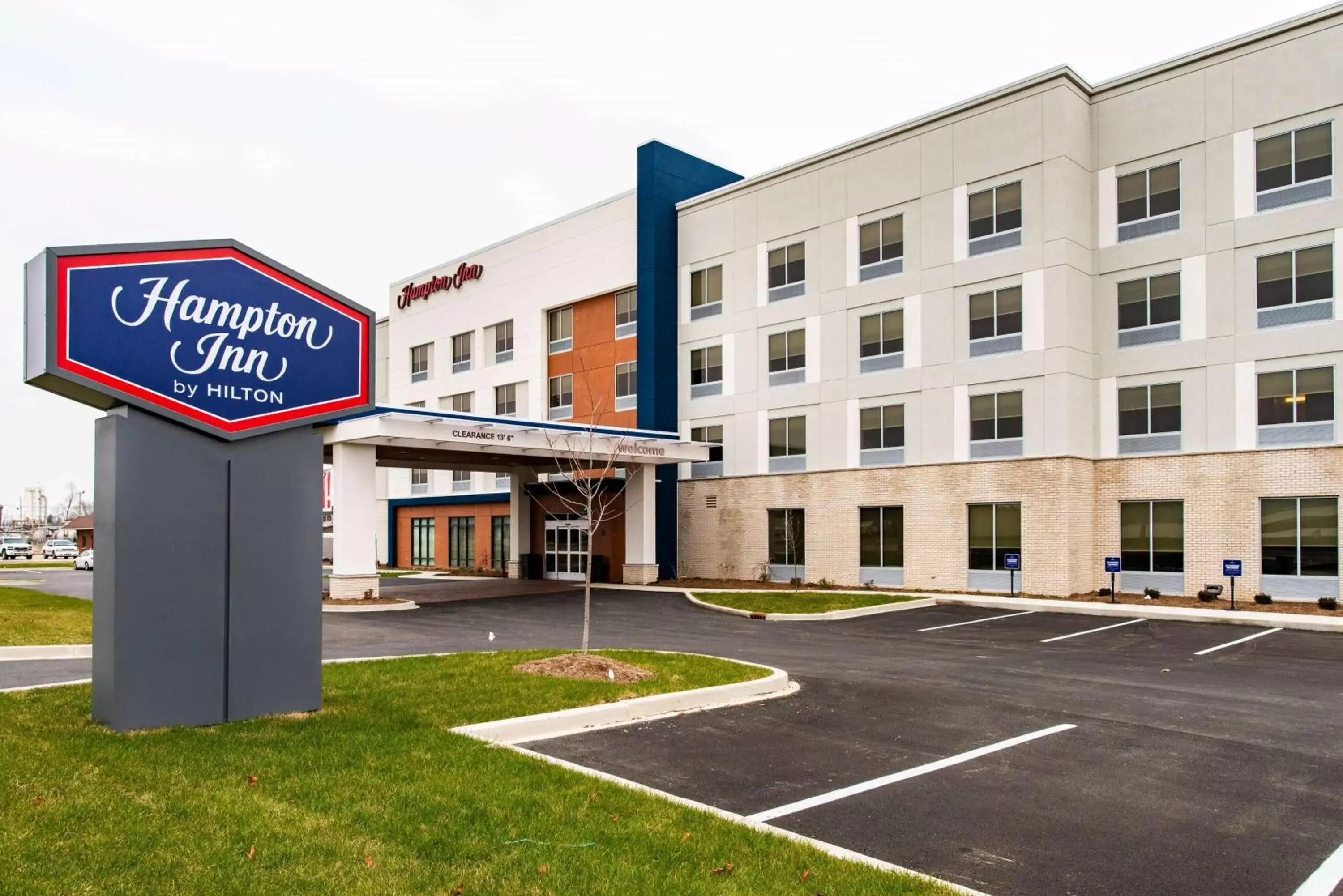 Property building in Hampton Inn Paris IL, IL Property building in Hampton Inn Paris IL, IL