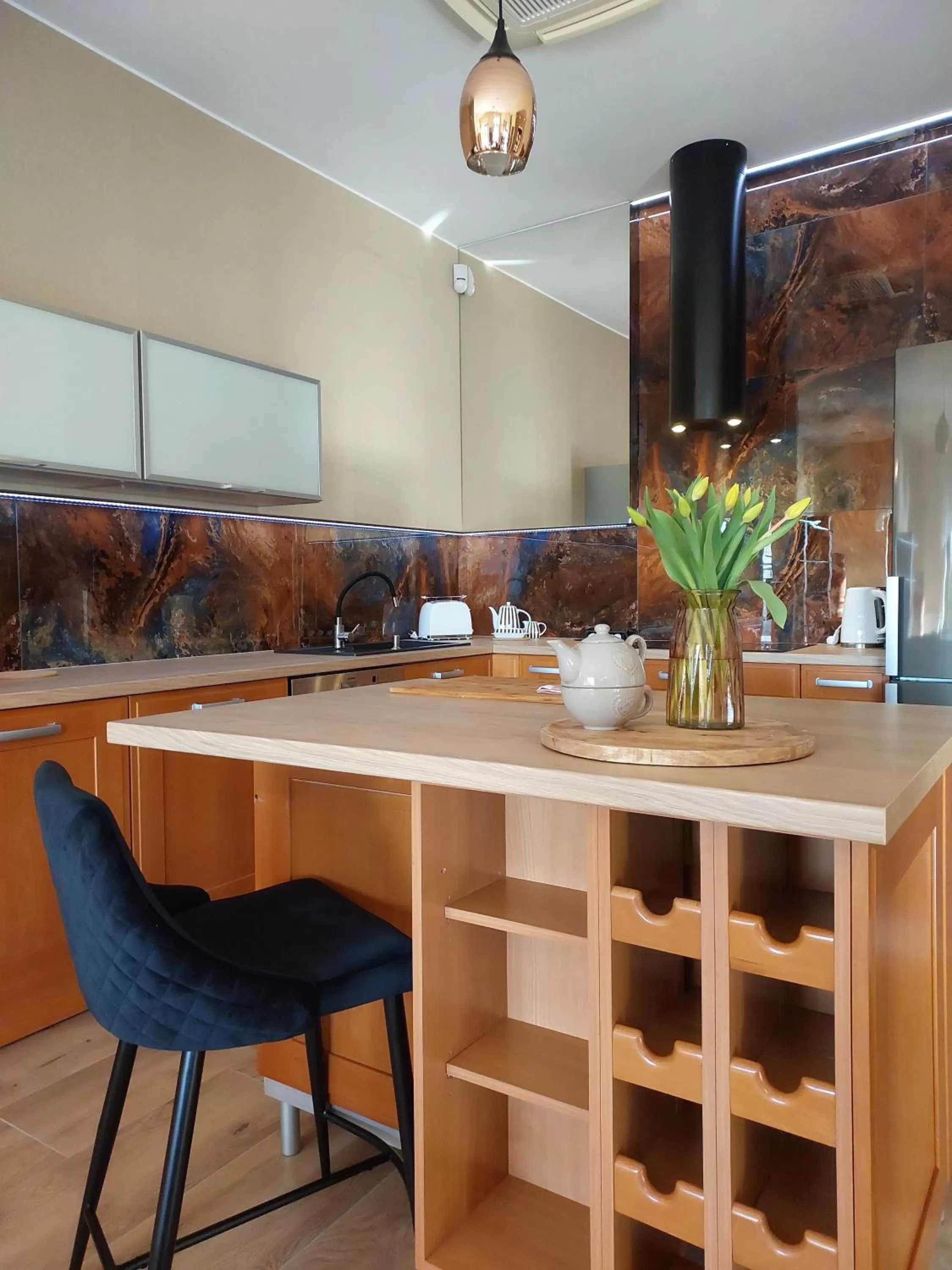 Property building in Port Jeziorak