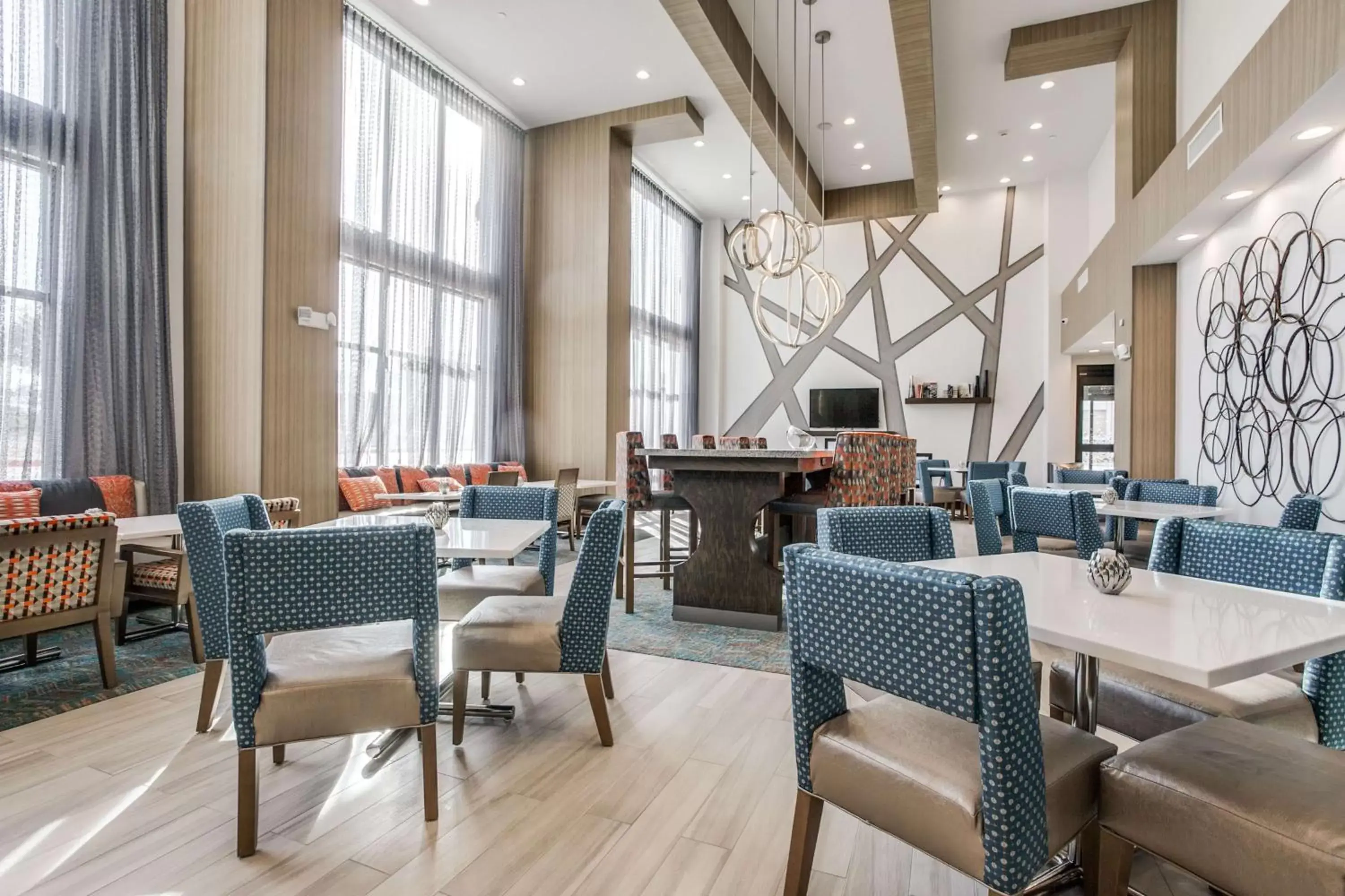 Lobby or reception, Restaurant/Places to Eat in Hampton Inn & Suites Dallas-Central Expy/North Park Area