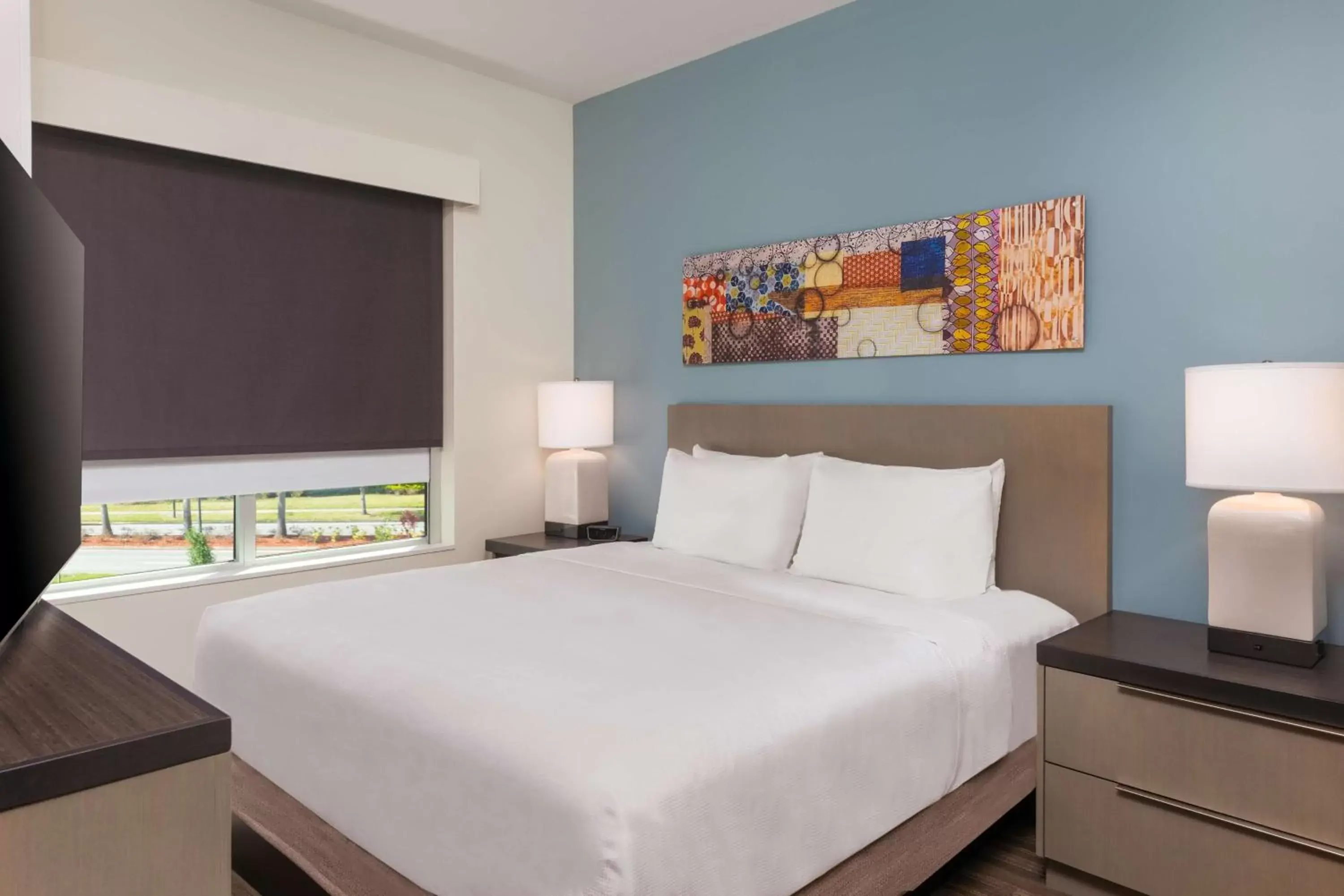 Photo of the whole room, Bed in Hyatt House Orlando Airport