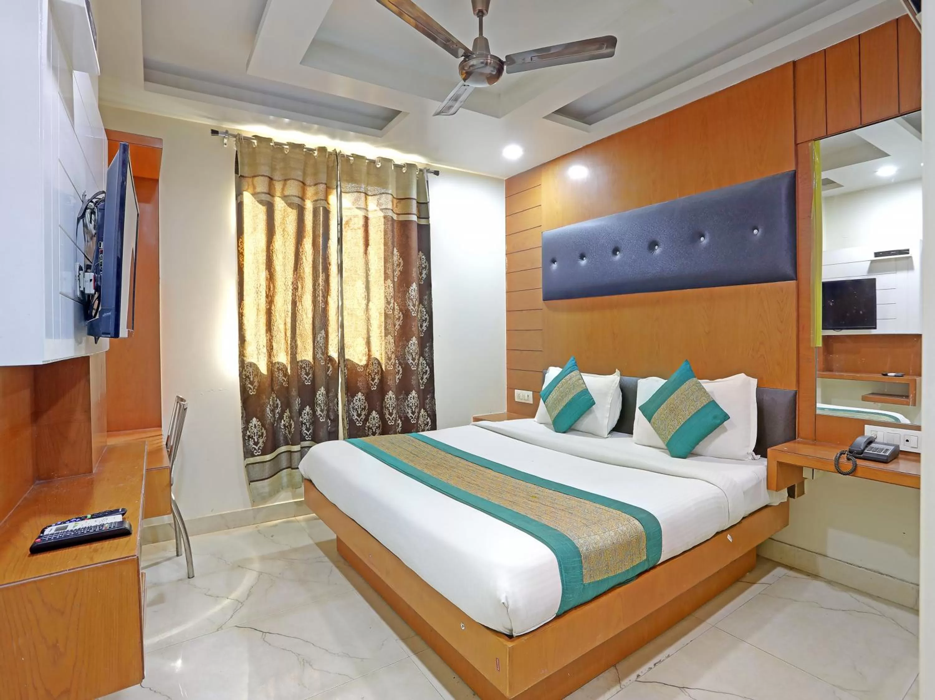 Bed in Hotel Tashkent Palace - Walk in from New Delhi Station & Metro Station