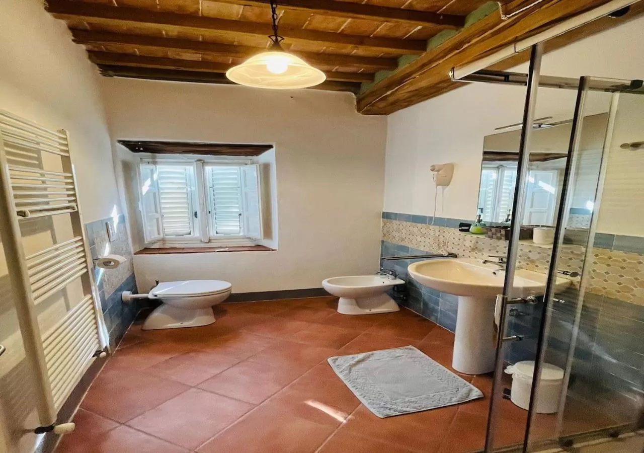 Bathroom in B&B Giardino delle Camelie