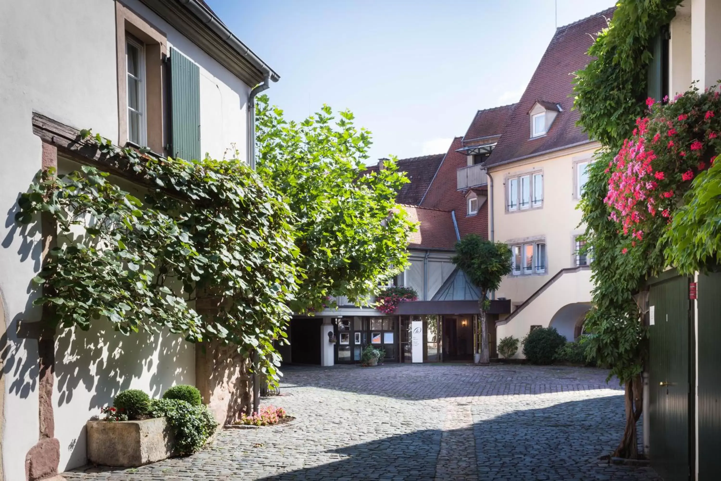 Facade/entrance, Property Building in A La Cour d'Alsace