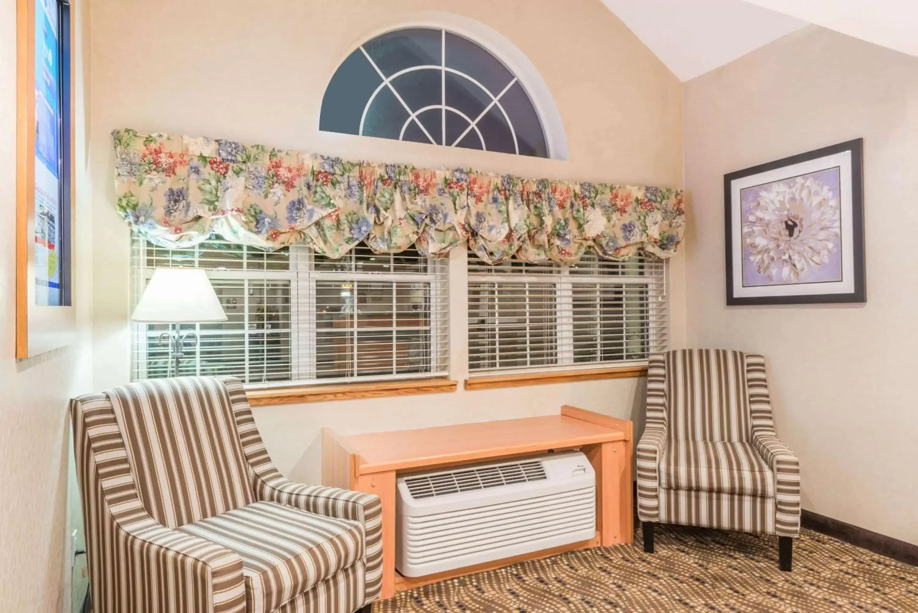 Lobby or reception in Microtel Inn & Suites by Wyndham Uncasville Casino Area Lobby or reception in Microtel Inn & Suites by Wyndham Uncasville Casino Area